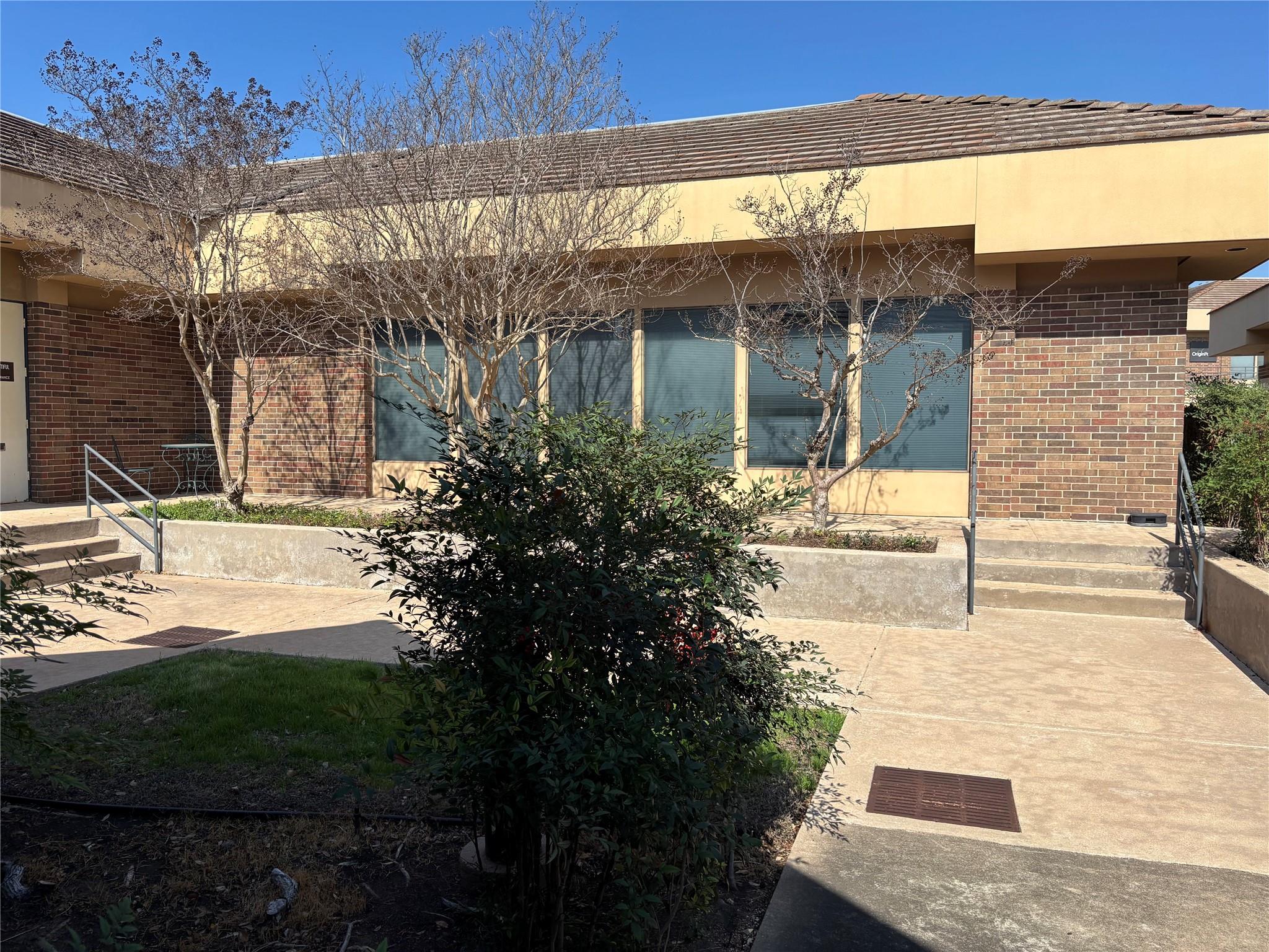 8840 Business Park Dr, Austin, TX 78759