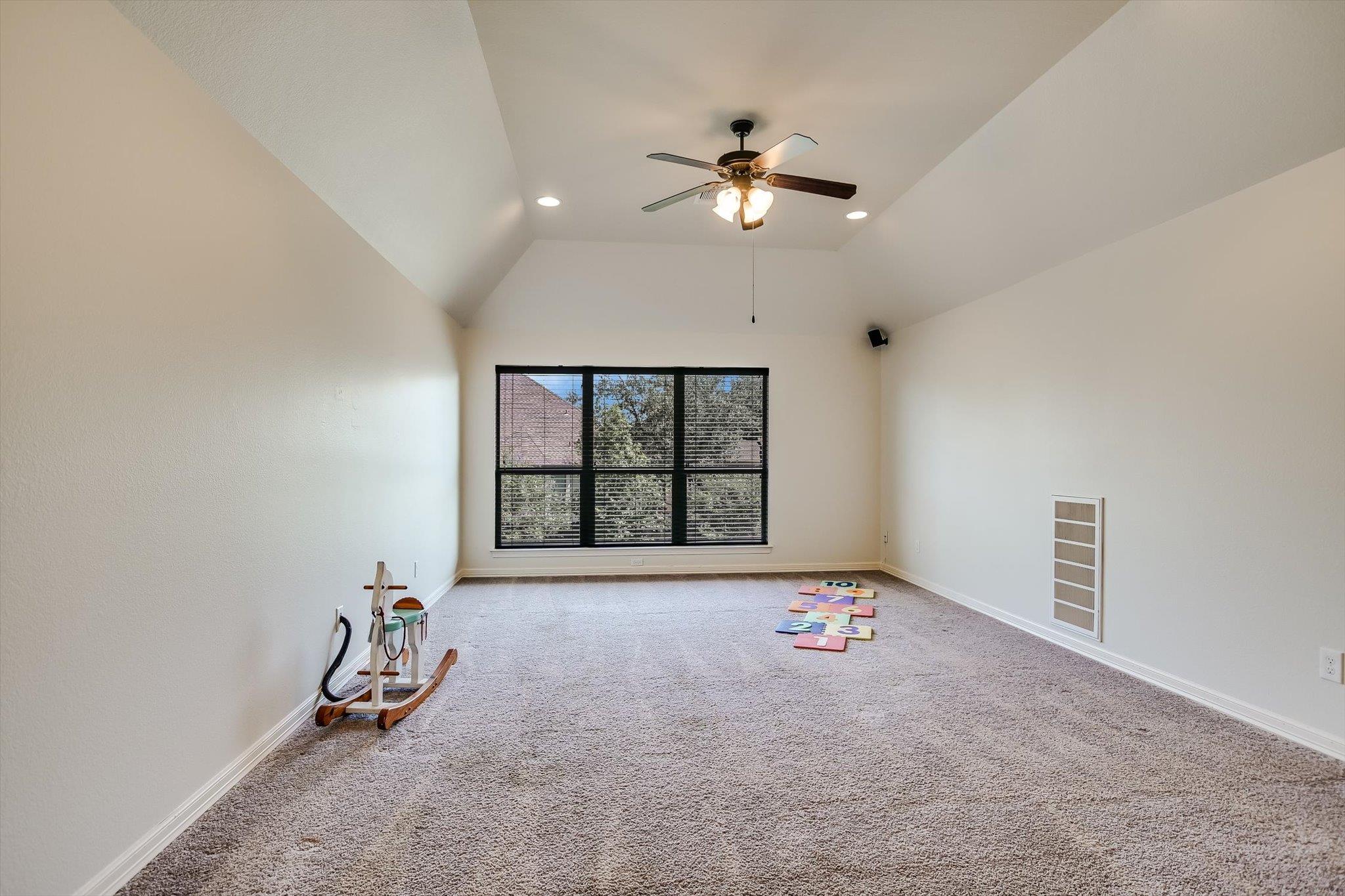 213 Mirafield Ln, Austin, TX 78737