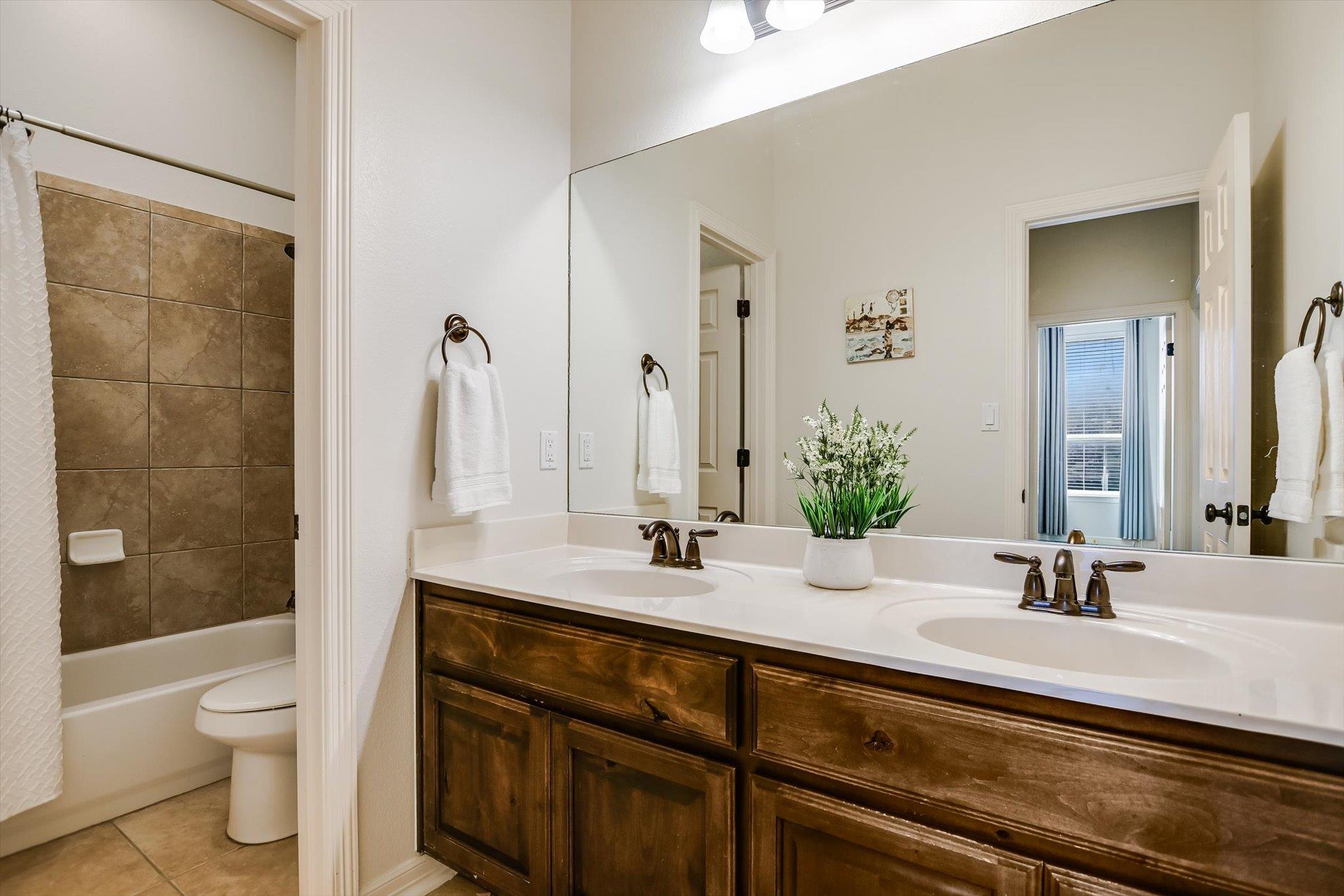 213 Mirafield Ln, Austin, TX 78737