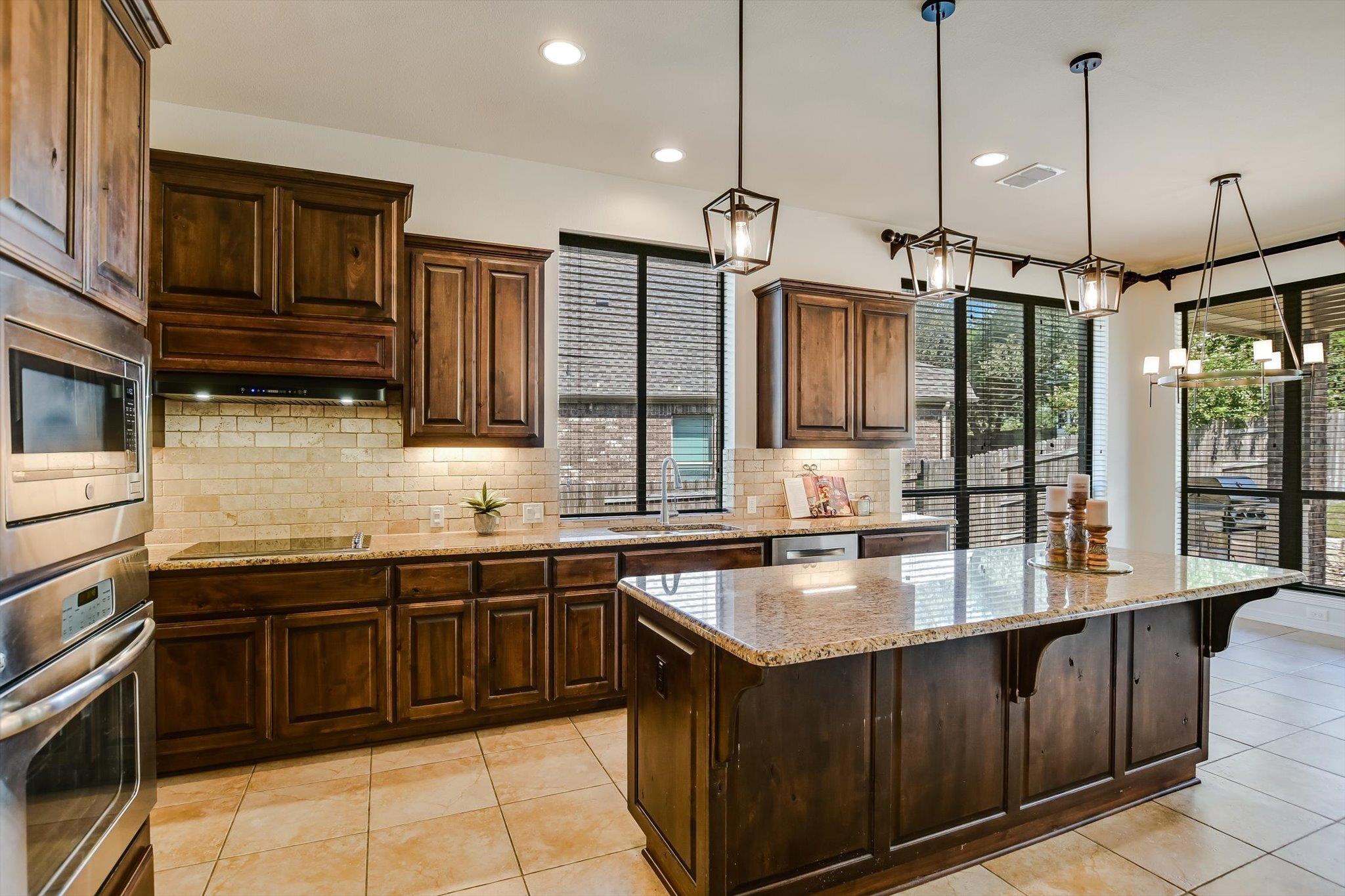 213 Mirafield Ln, Austin, TX 78737