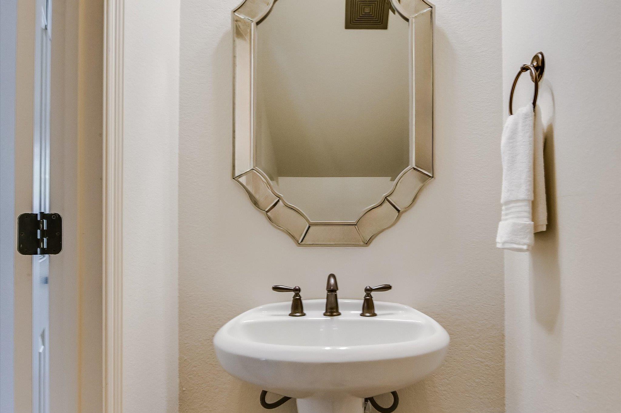 213 Mirafield Ln, Austin, TX 78737