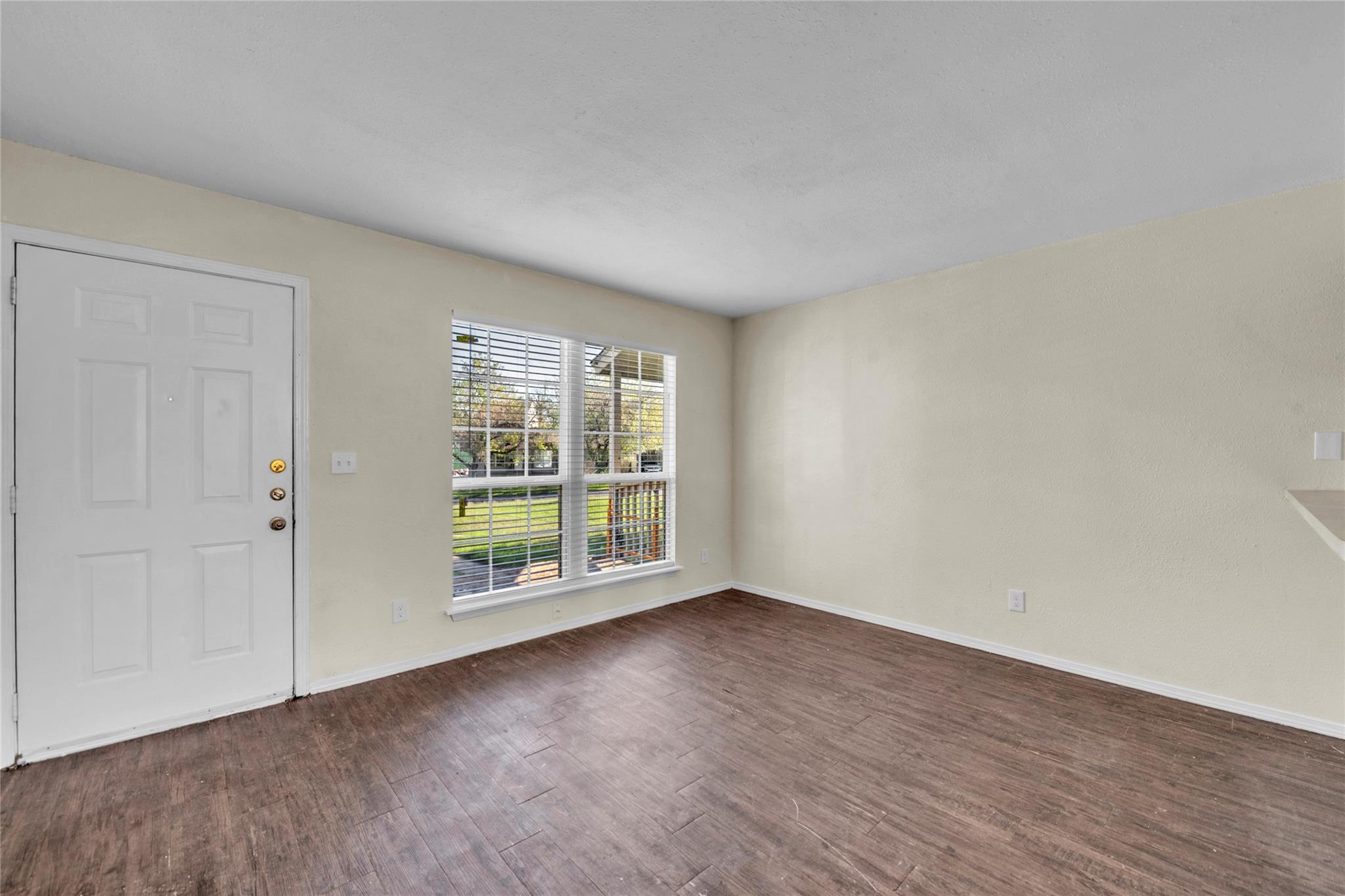 108 Hillside Cv # B, Elgin, TX 78621