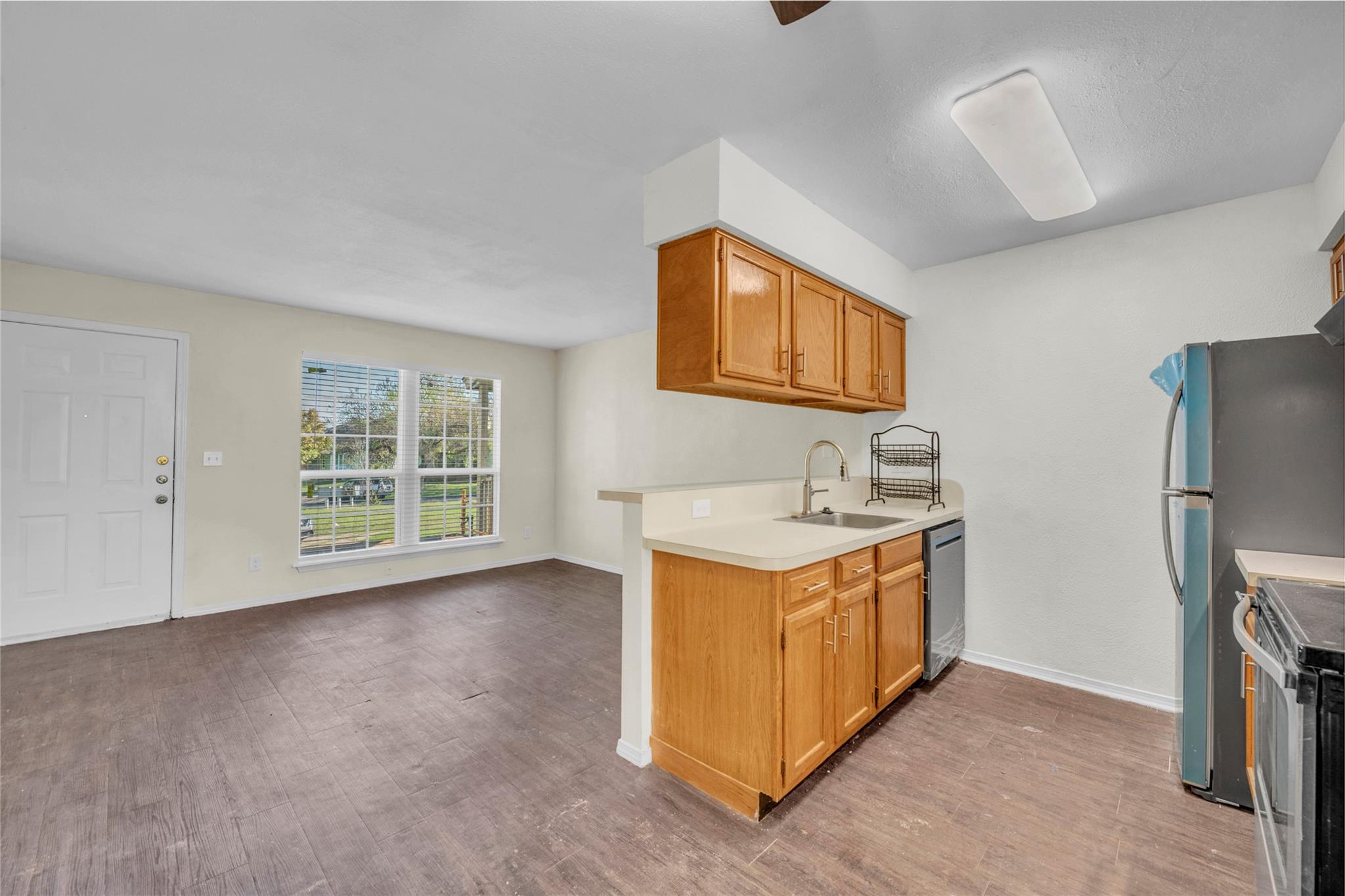 108 Hillside Cv # B, Elgin, TX 78621