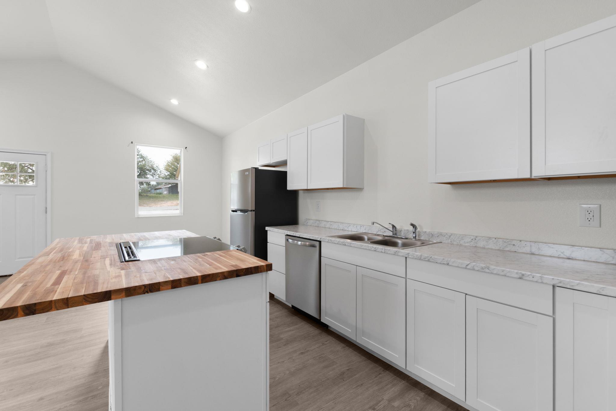 834 Waco St, Kingsland, TX 78639