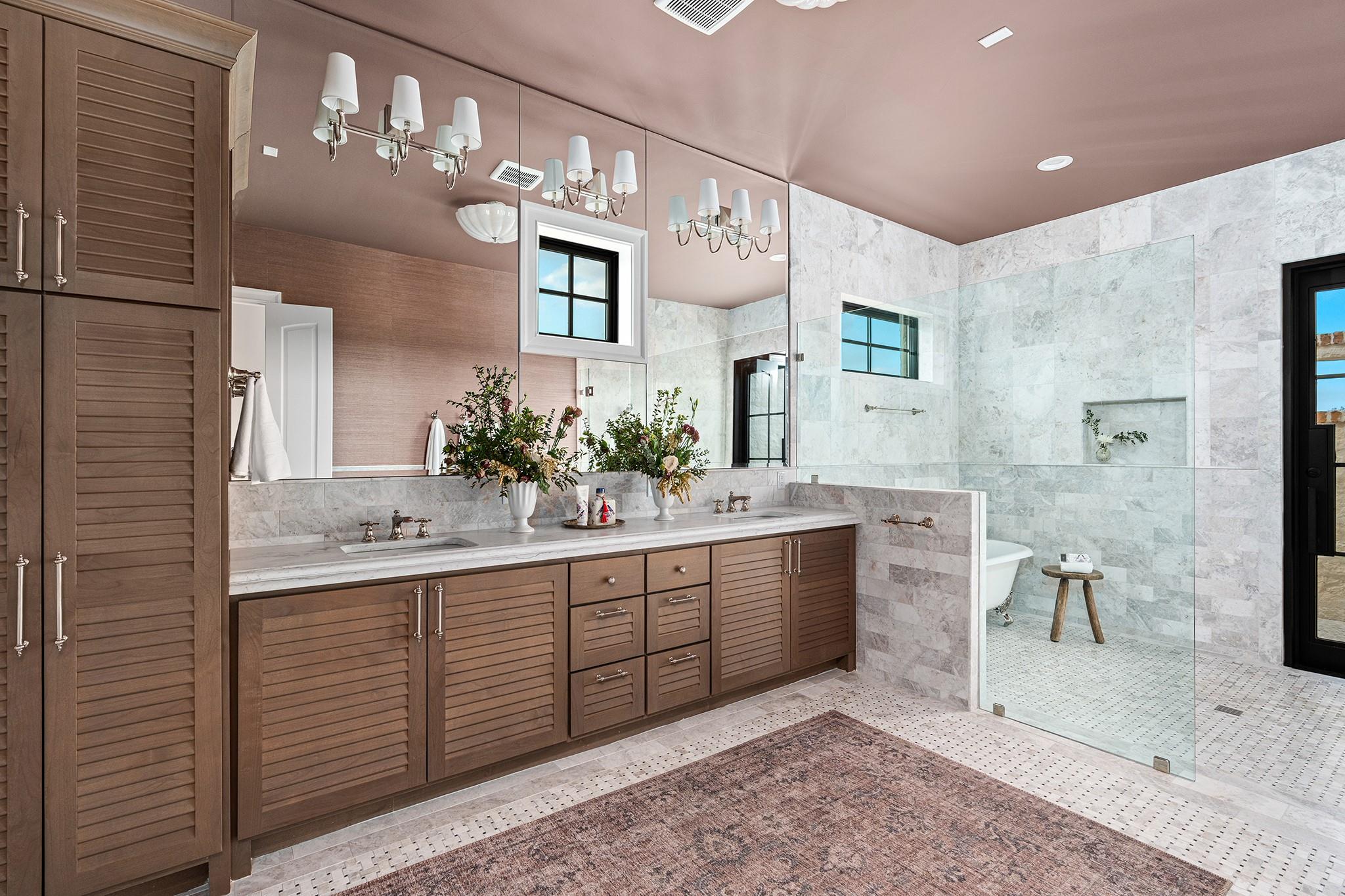 4412 Comanche Trace Dr, Kerrville, TX 78028