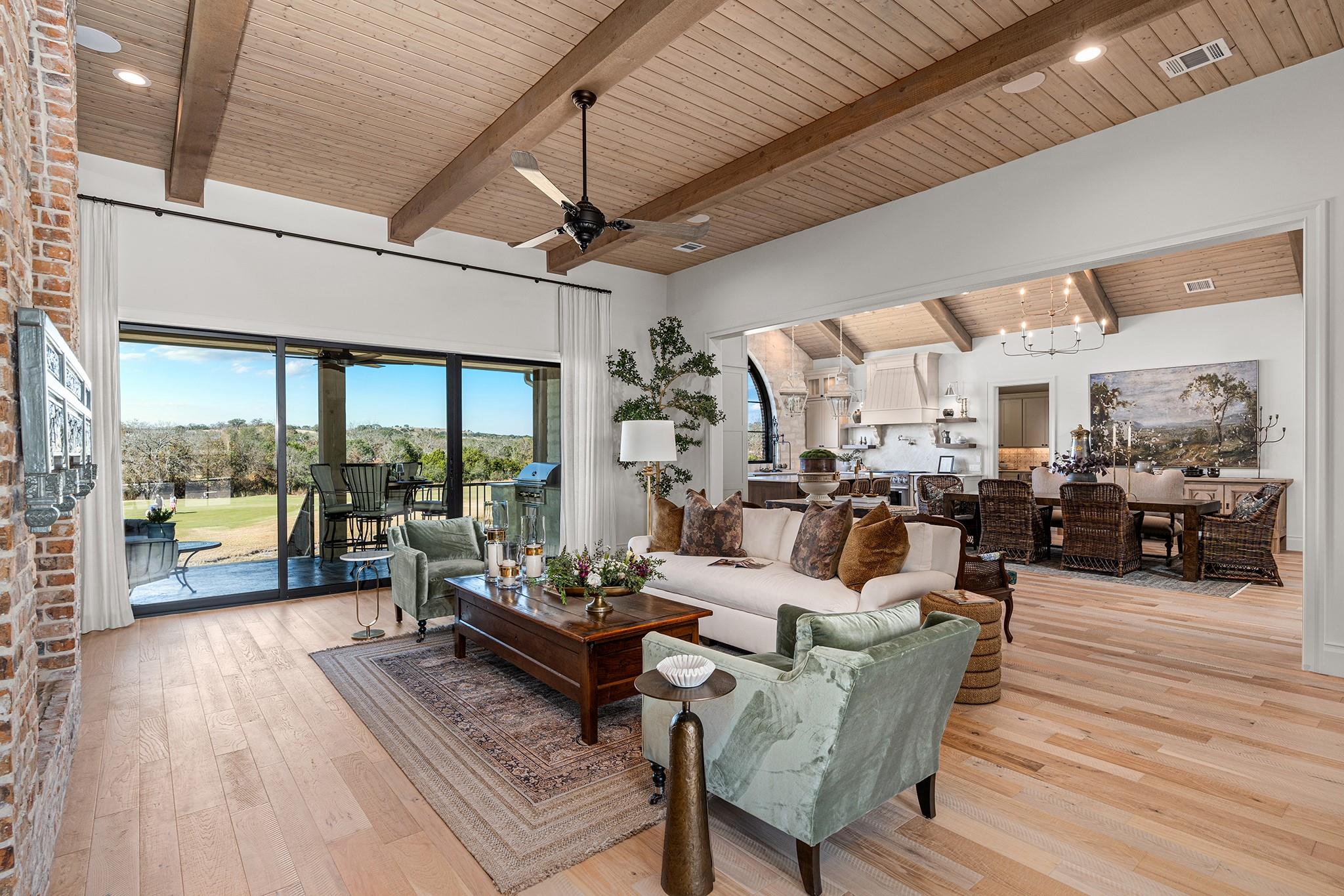 4412 Comanche Trace Dr, Kerrville, TX 78028