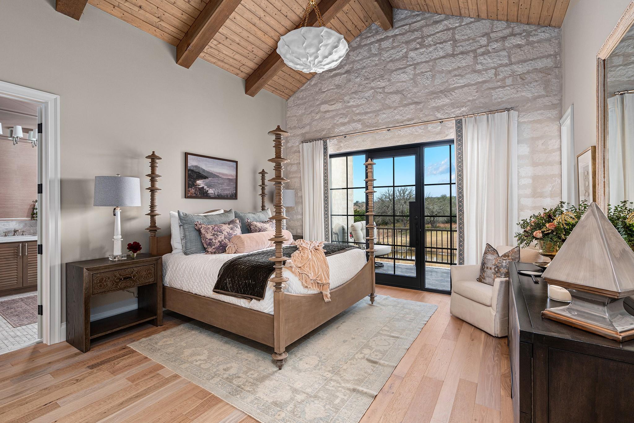 4412 Comanche Trace Dr, Kerrville, TX 78028