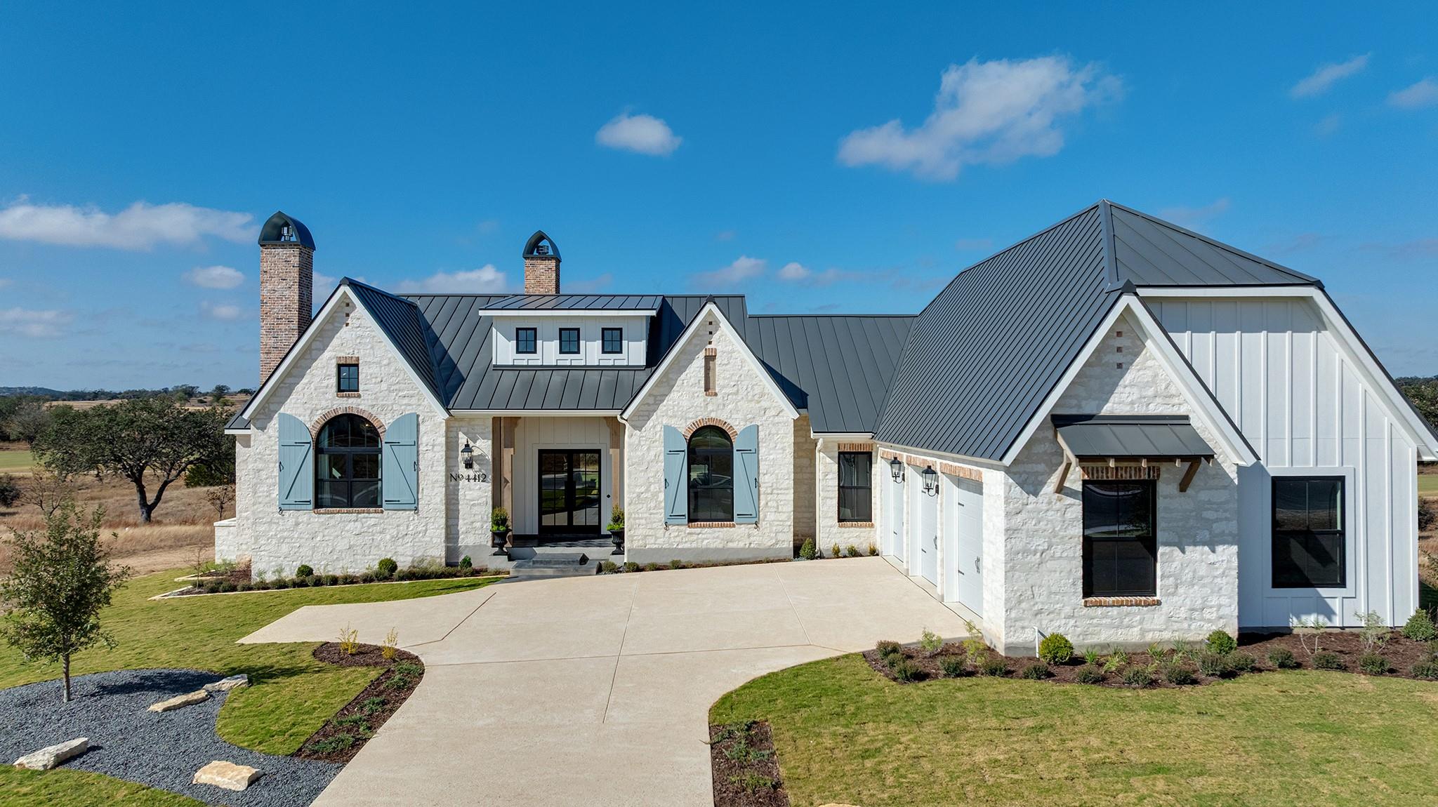 4412 Comanche Trace Dr, Kerrville, TX 78028