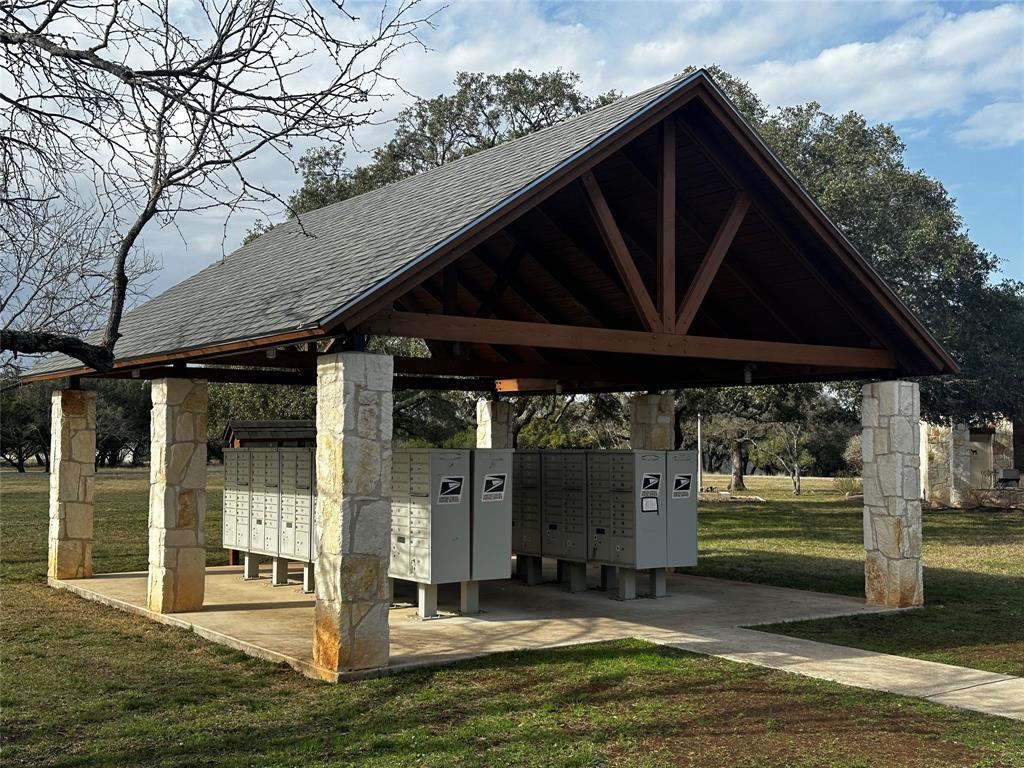 000 Eton Ln, Spicewood, TX 78669