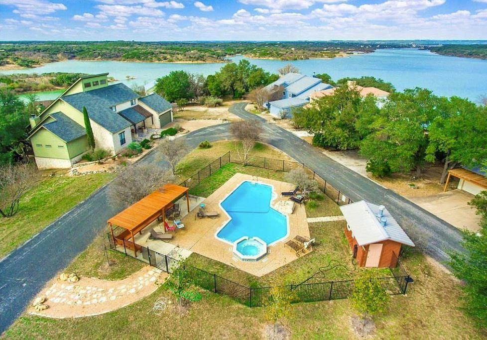 000 Eton Ln, Spicewood, TX 78669