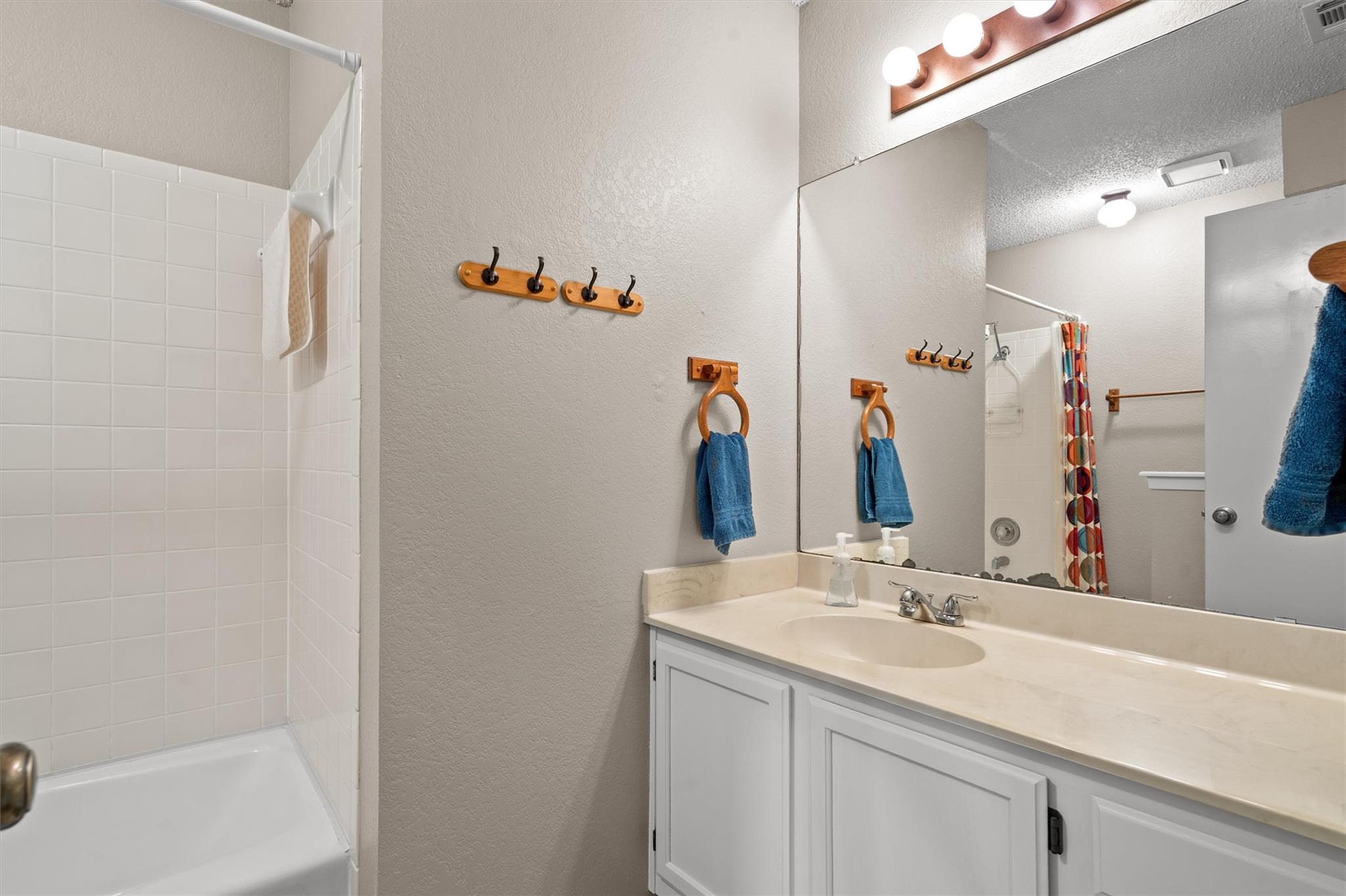 534 Broken Feather Trl, Pflugerville, TX 78660