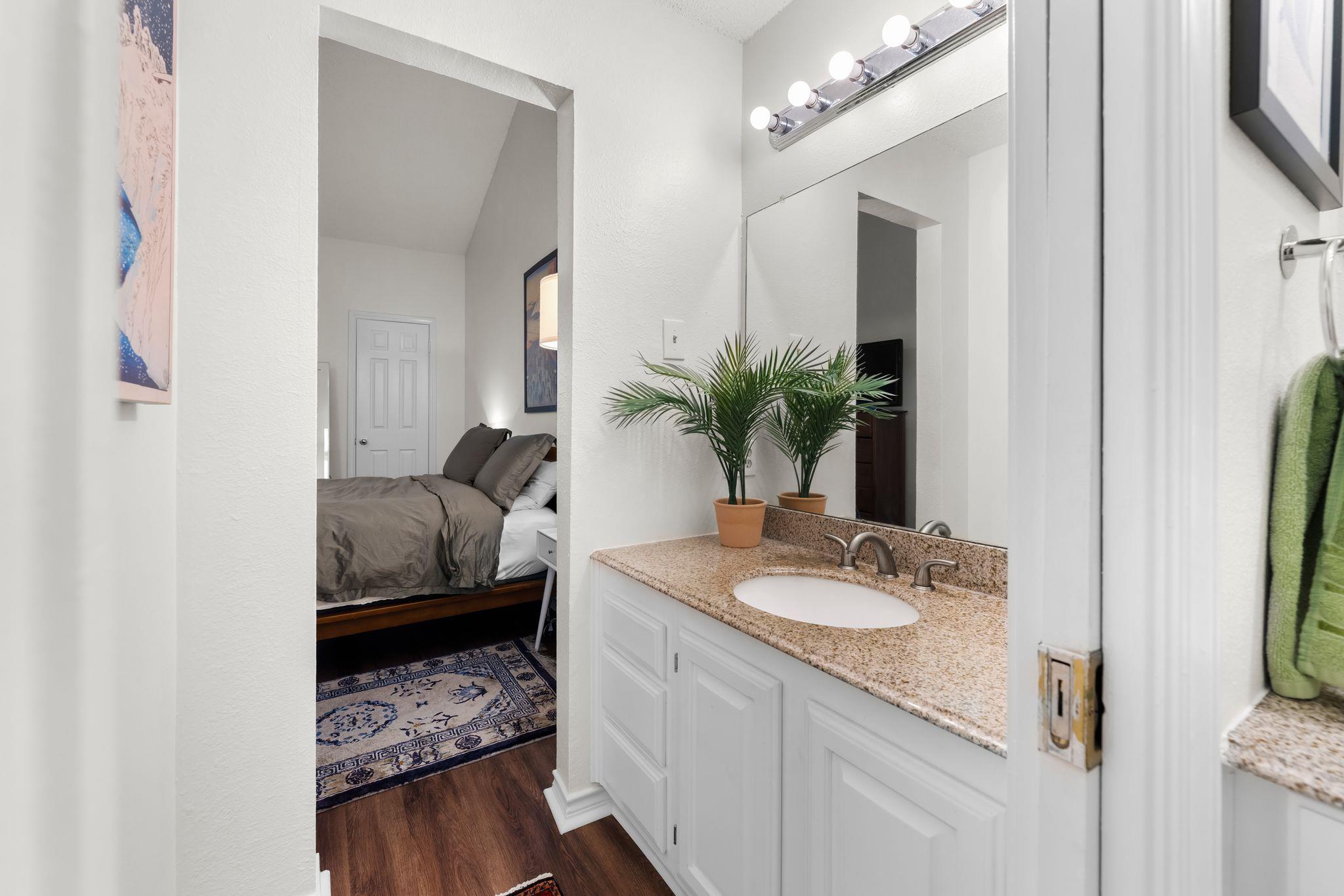 3001 CEDAR St # 310, Austin, TX 78705