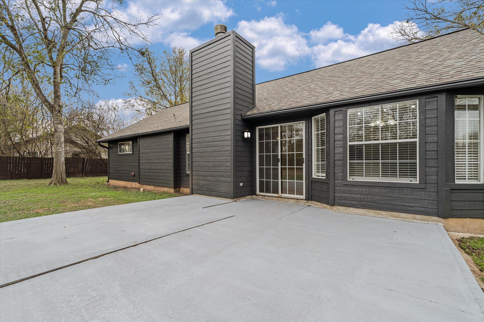 134 Laumaia Ln, Bastrop, TX 78602