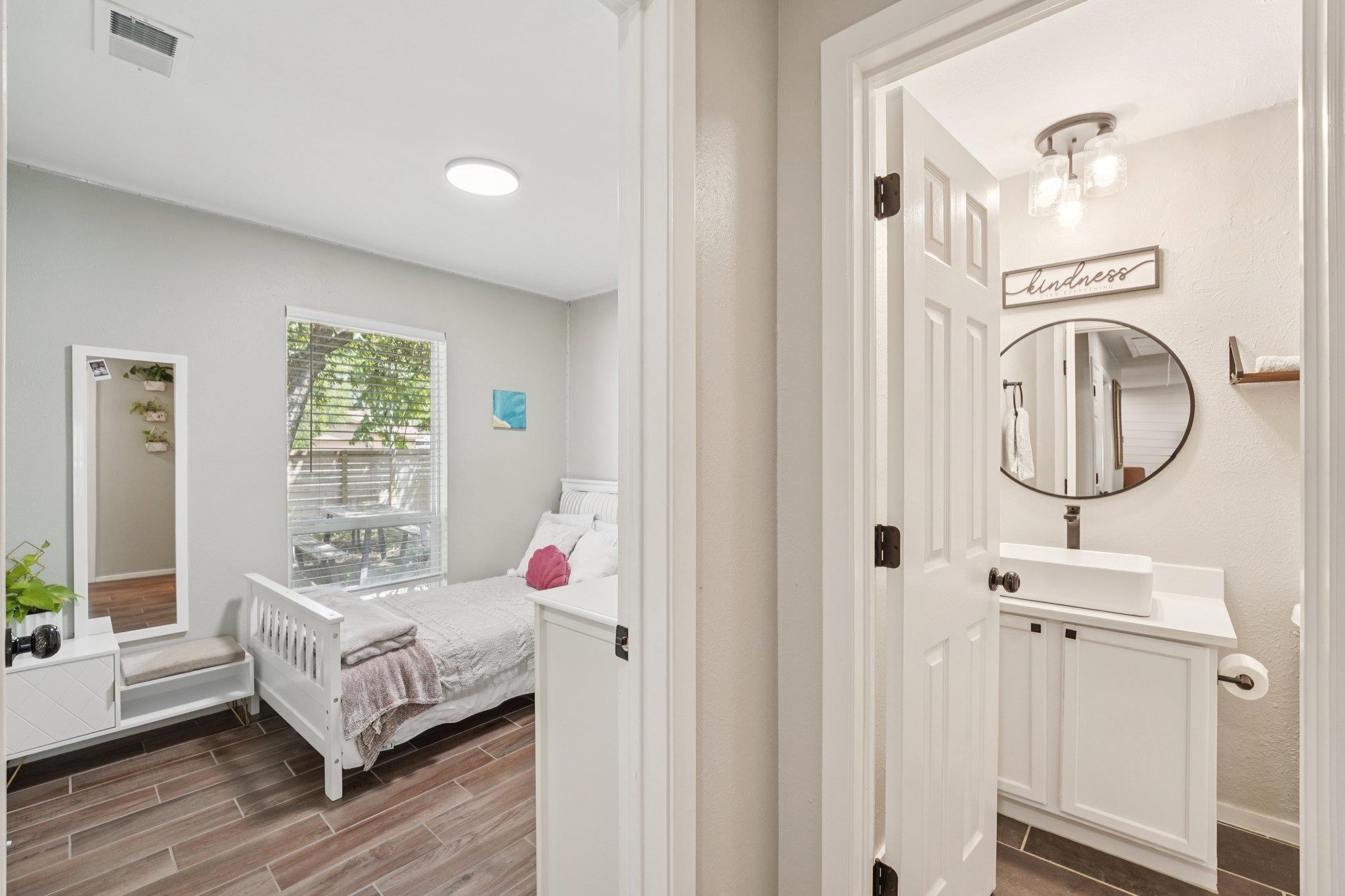 1213 S Trace Dr, Austin, TX 78745