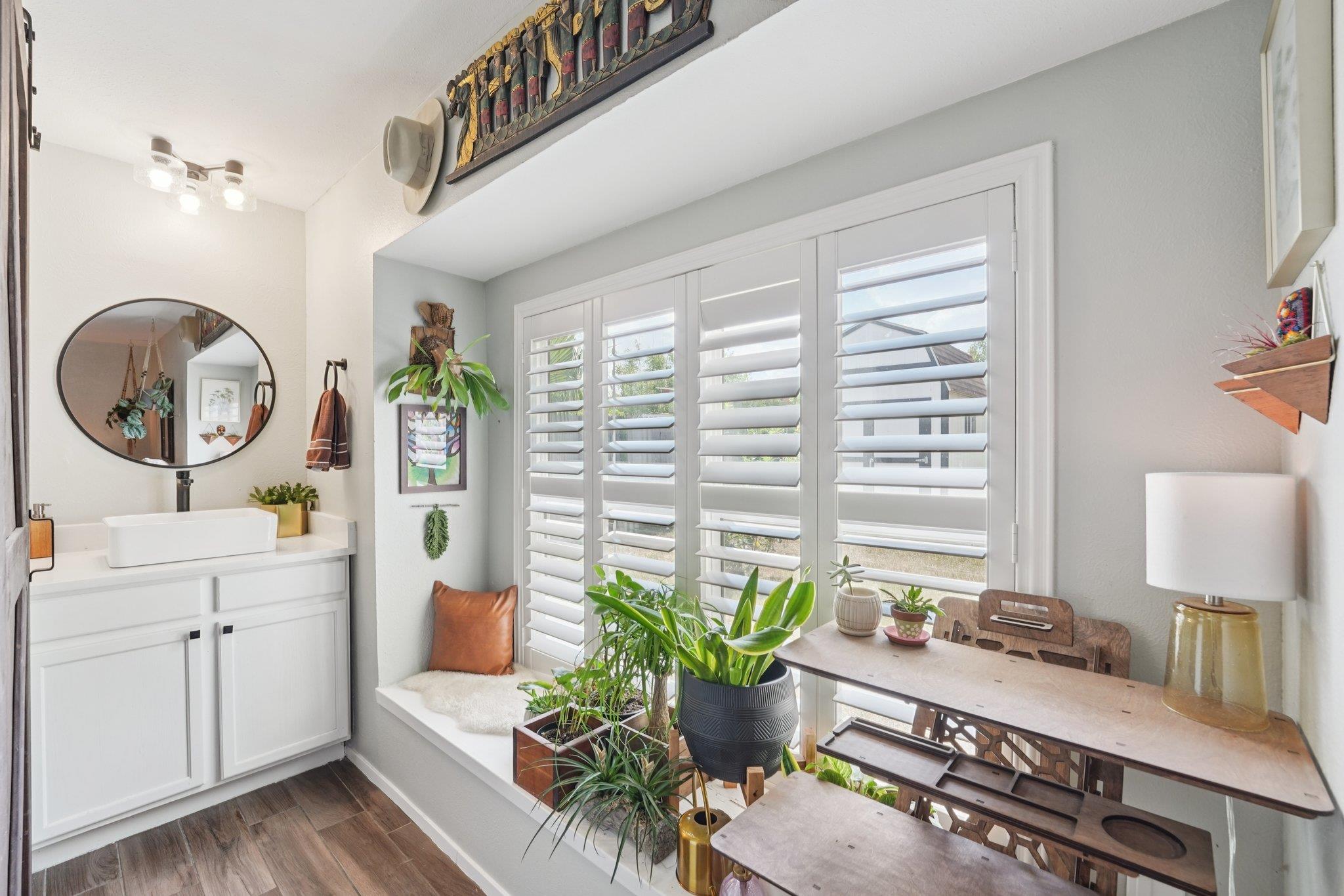 1213 S Trace Dr, Austin, TX 78745