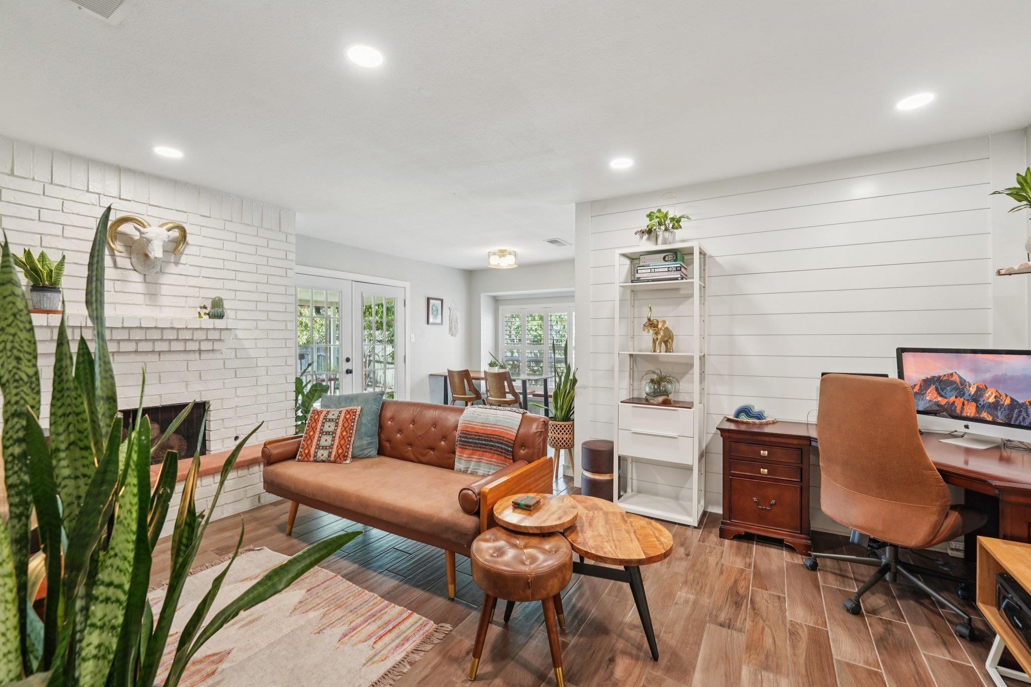 1213 S Trace Dr, Austin, TX 78745