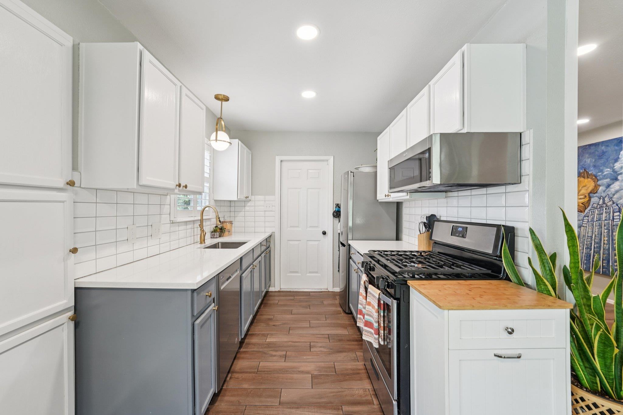 1213 S Trace Dr, Austin, TX 78745