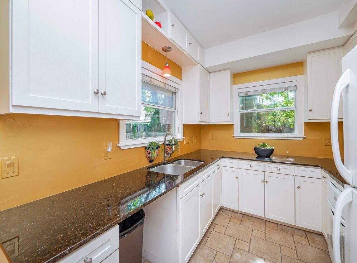 1159 Navasota St, Austin, TX 78702