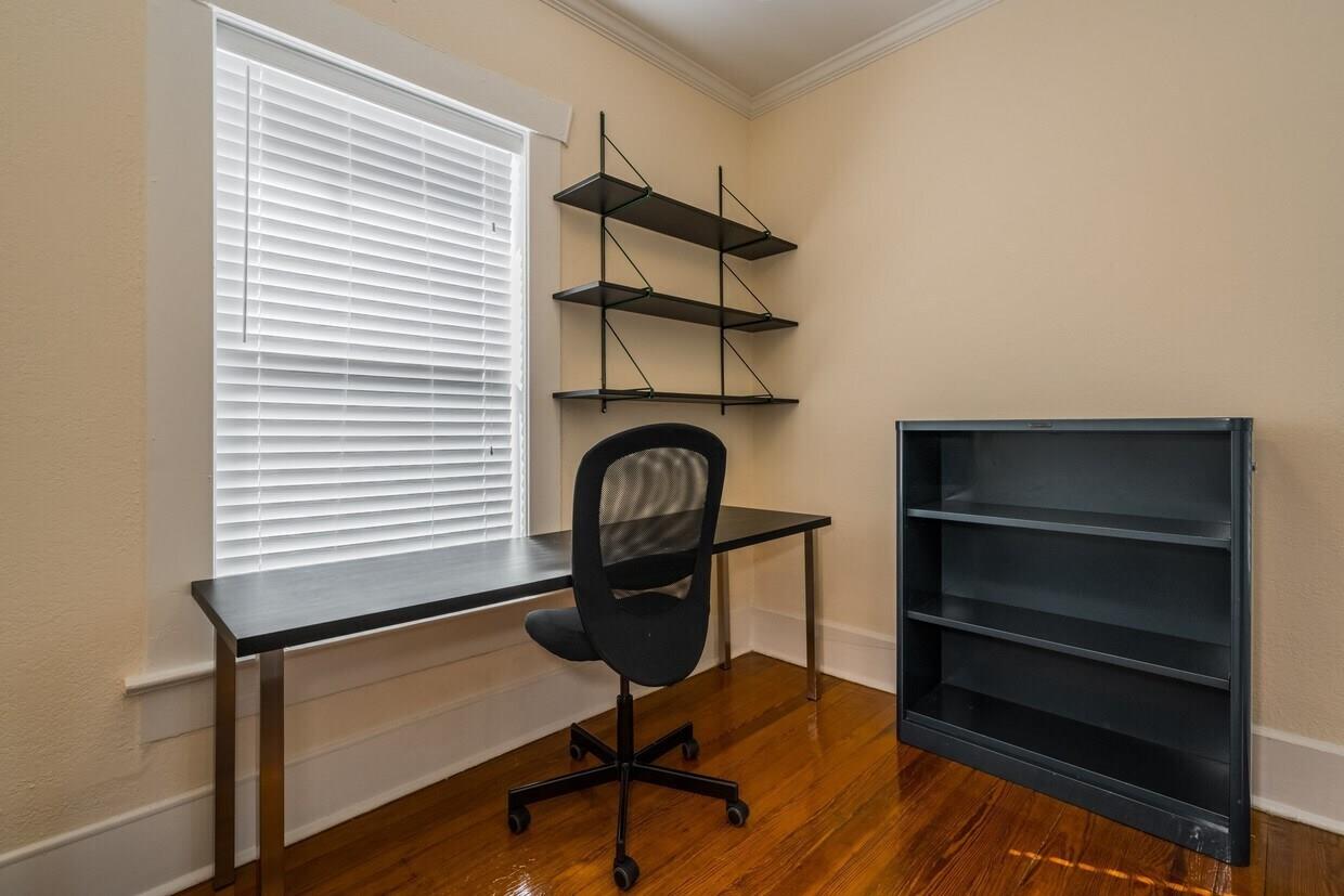 1159 Navasota St, Austin, TX 78702