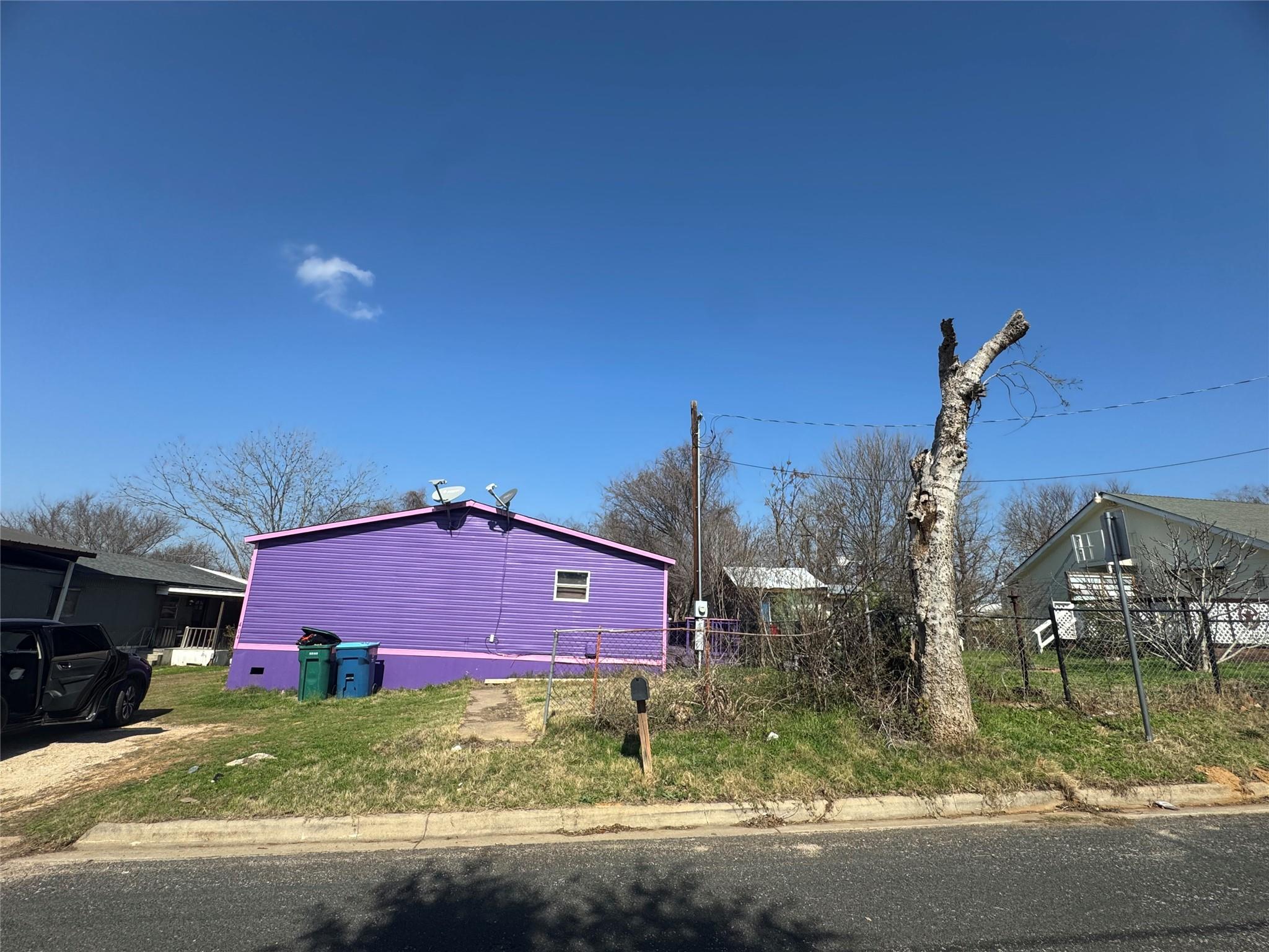 404 W Cleveland St # 1/2, Elgin, TX 78621