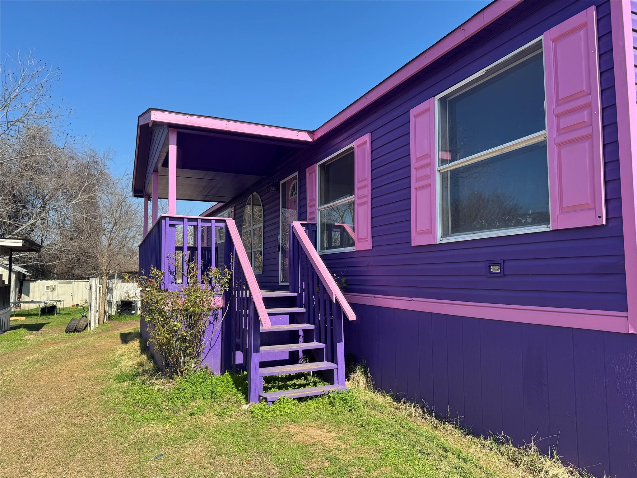 404 W Cleveland St # 1/2, Elgin, TX 78621