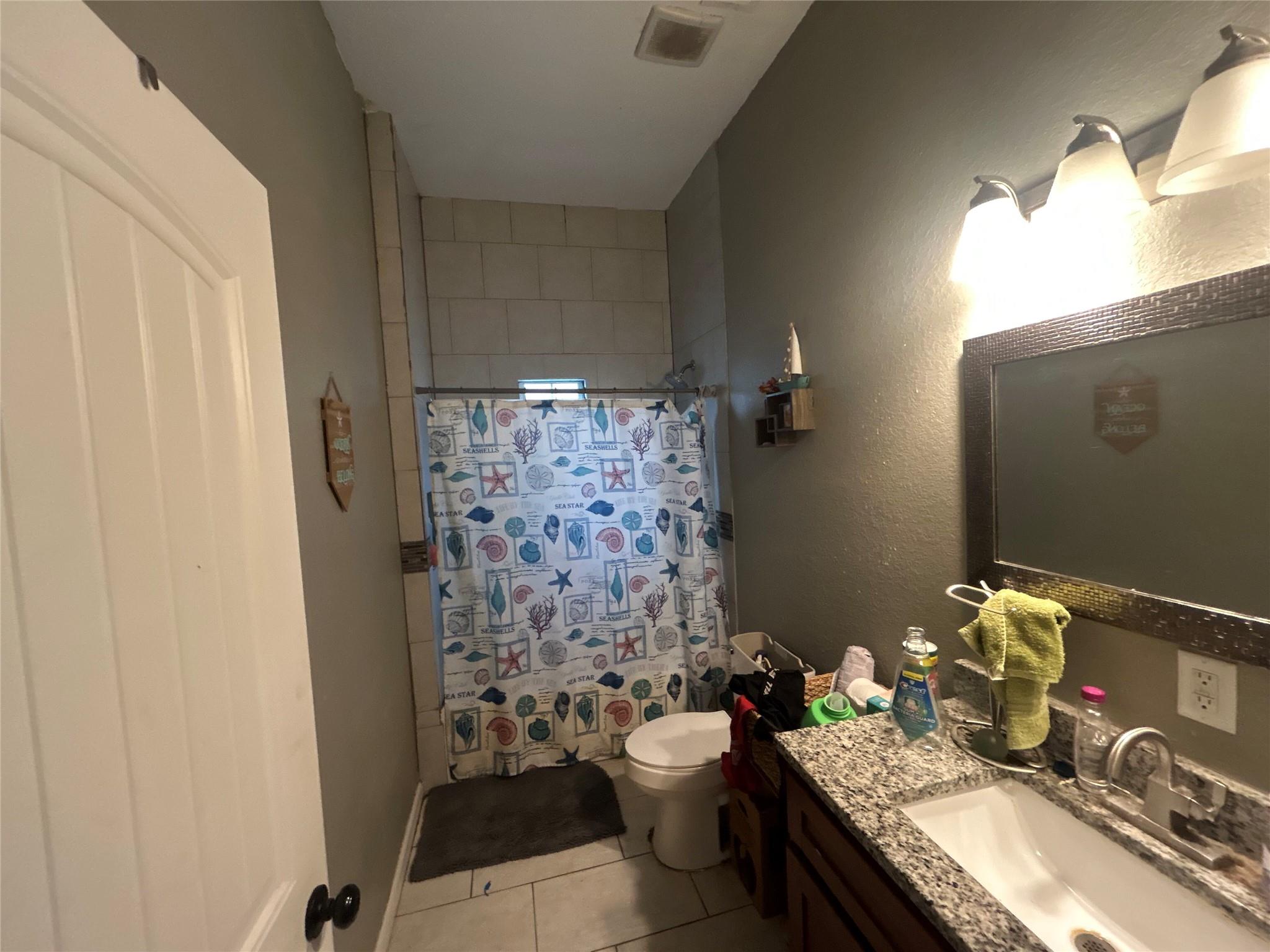 3907 Waterwood Pass Dr, Elmendorf, TX 78112