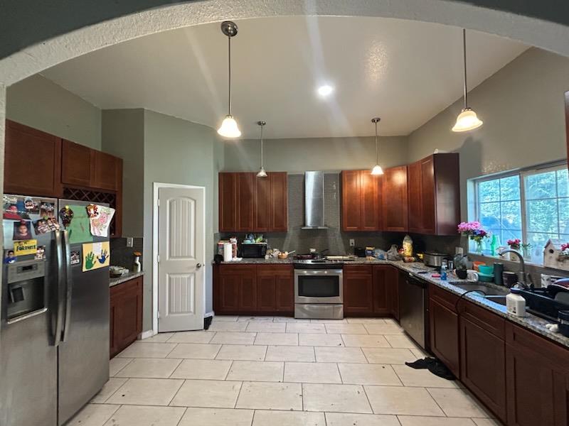 3907 Waterwood Pass Dr, Elmendorf, TX 78112