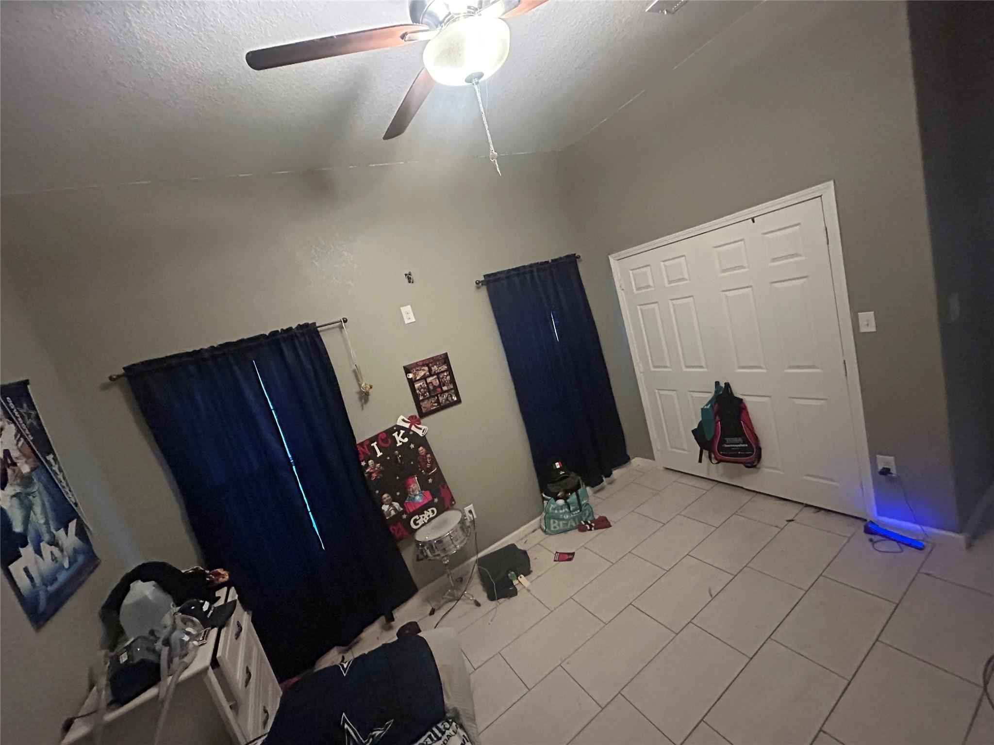 3907 Waterwood Pass Dr, Elmendorf, TX 78112