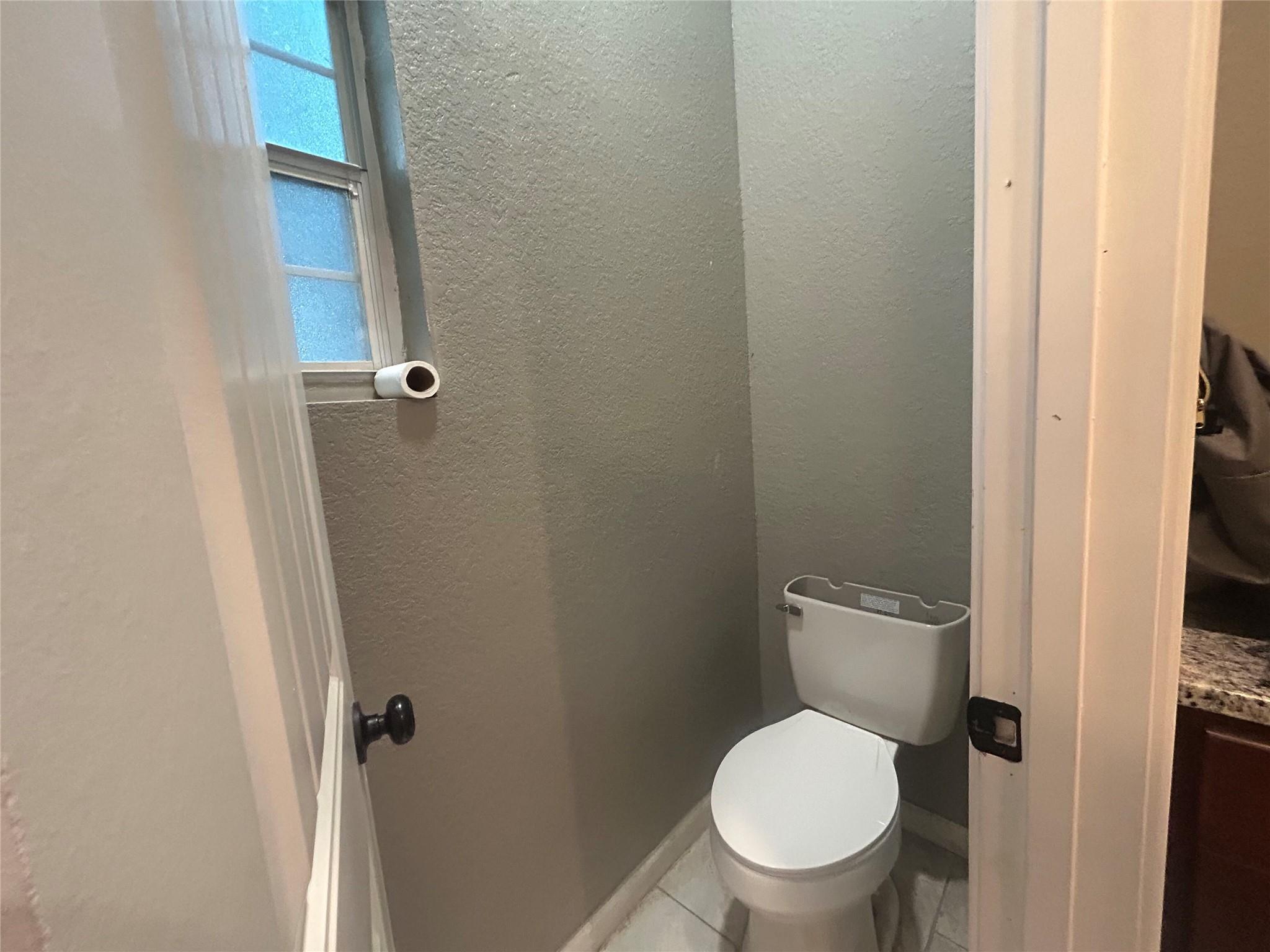 3907 Waterwood Pass Dr, Elmendorf, TX 78112