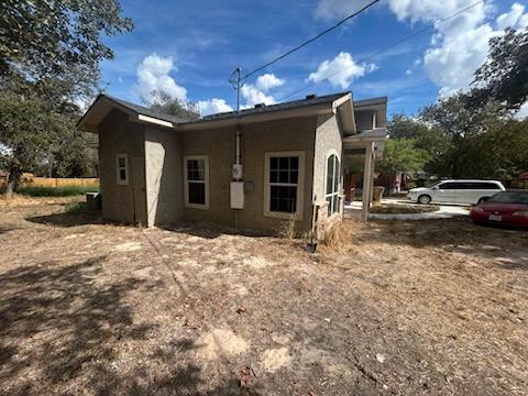 3907 Waterwood Pass Dr, Elmendorf, TX 78112