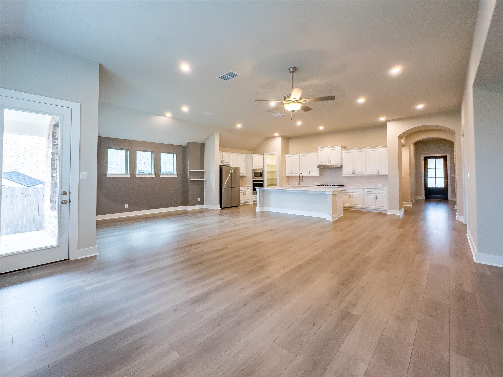 337 Alicante Ln, Liberty Hill, TX 78642