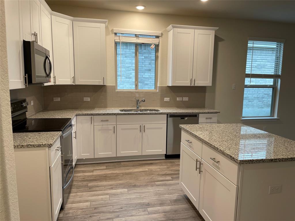 105 Onna St, Taylor, TX 76574