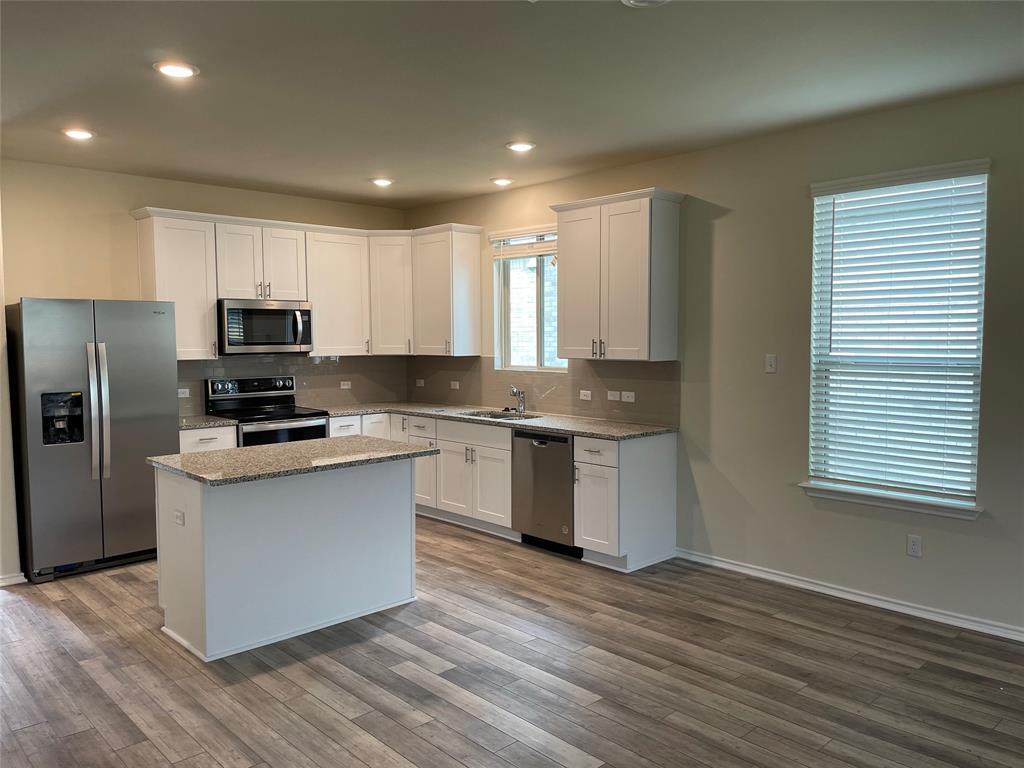 105 Onna St, Taylor, TX 76574