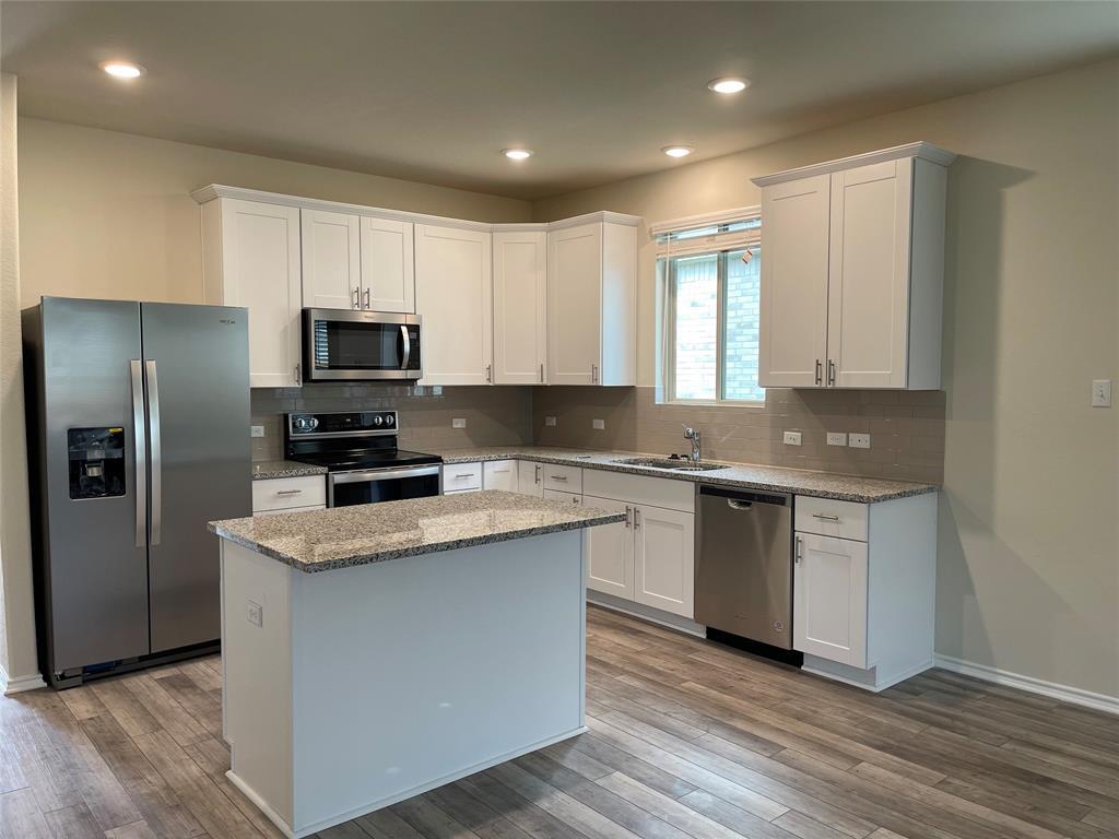 105 Onna St, Taylor, TX 76574