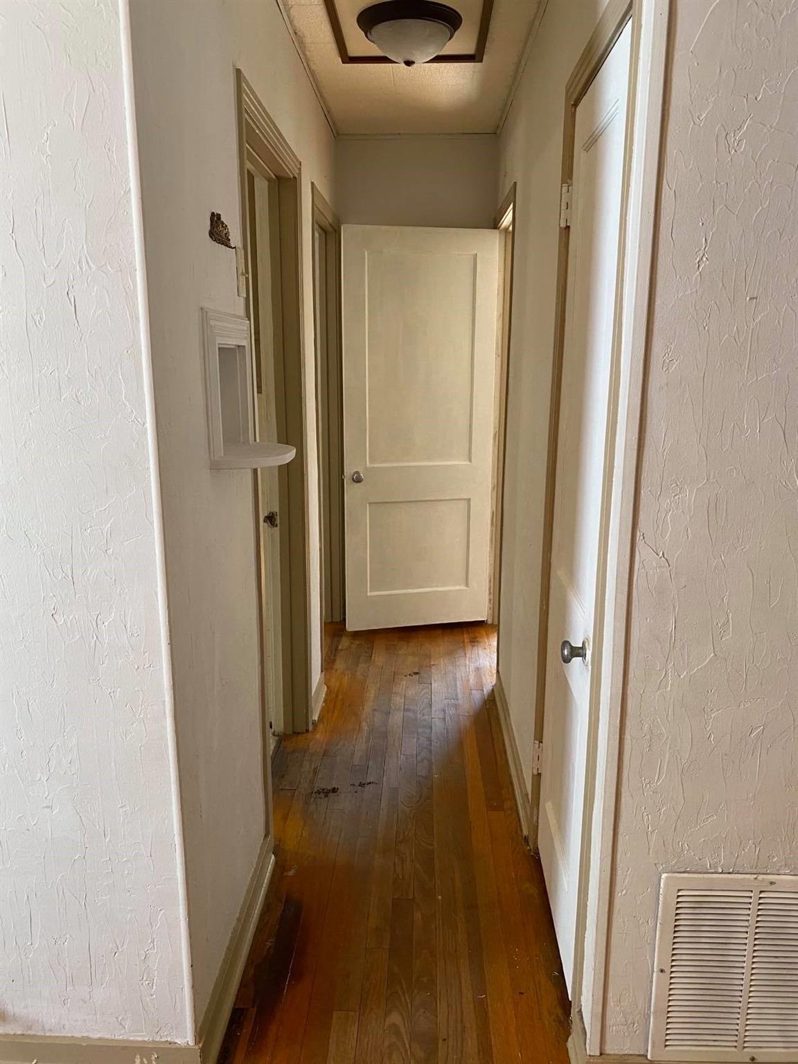 1409 W San Antonio St, Lockhart, TX 78644