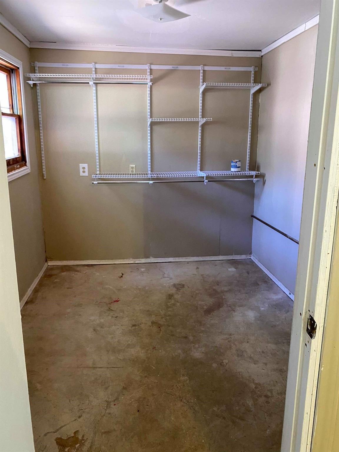 1409 W San Antonio St, Lockhart, TX 78644