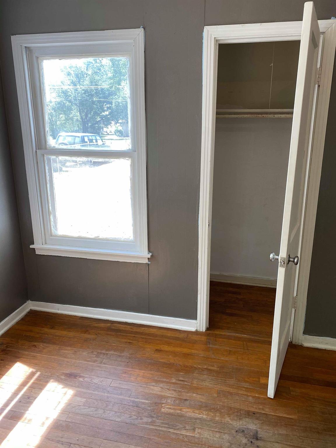 1409 W San Antonio St, Lockhart, TX 78644