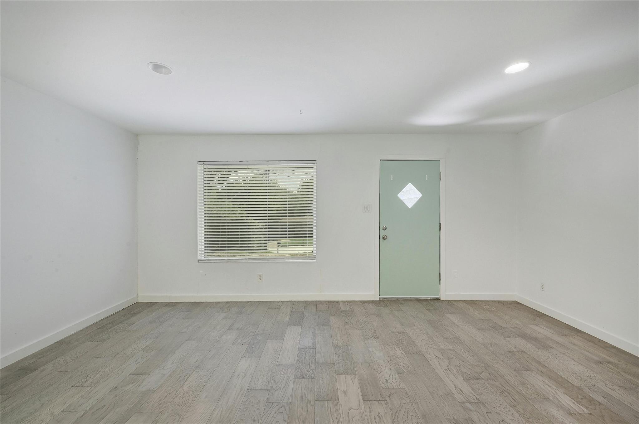 1406 N Redondo Dr, Austin, TX 78721