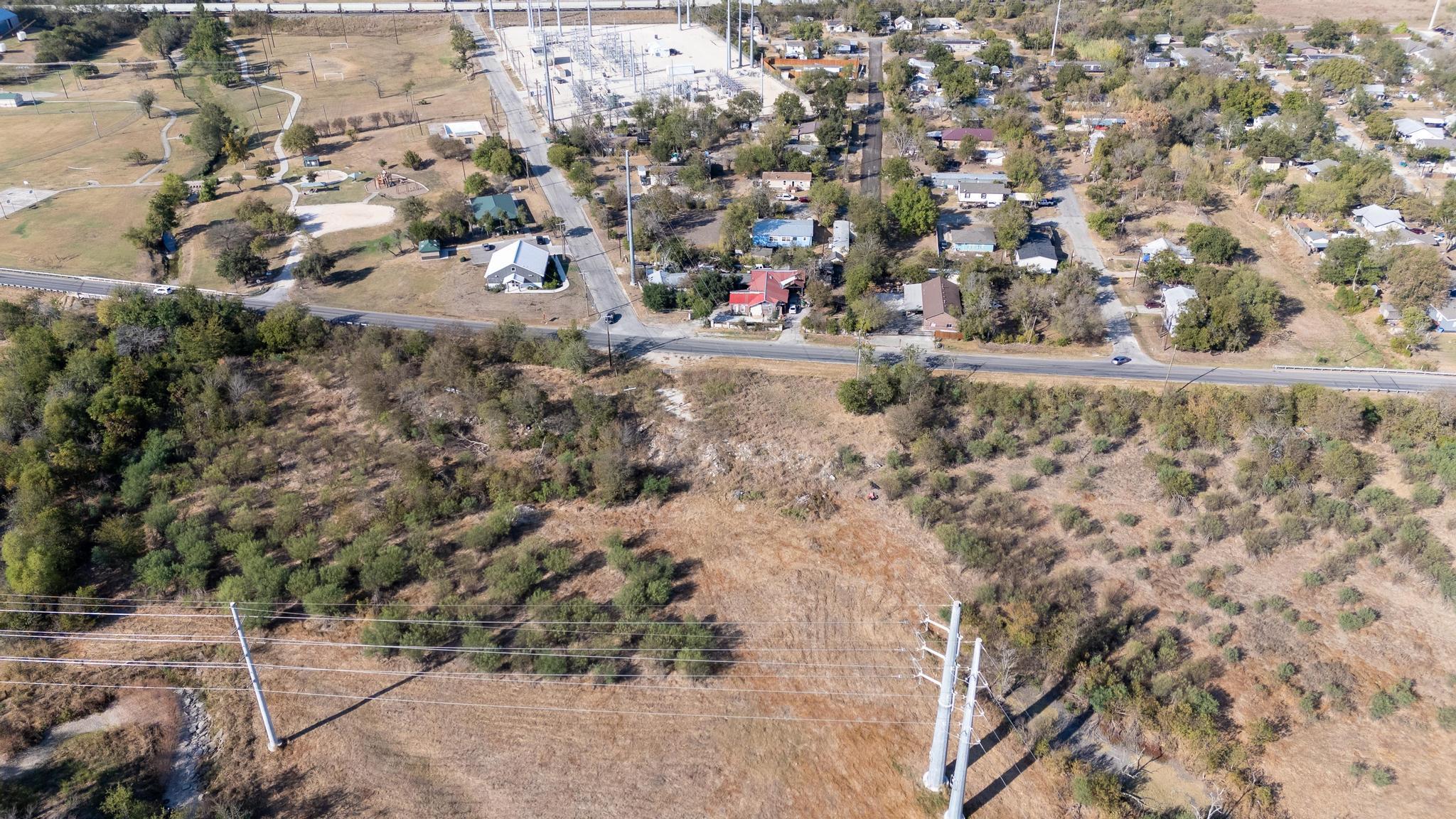 1104 E Martin Luther King Jr Blvd, Taylor, TX 76574