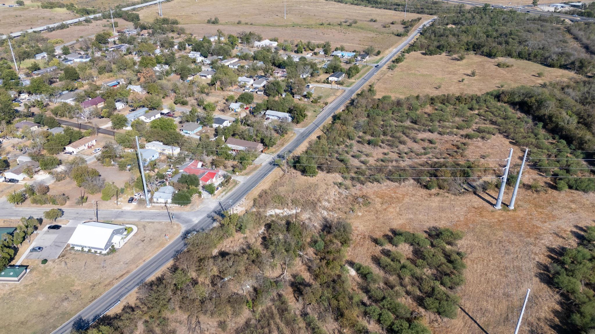 1104 E Martin Luther King Jr Blvd, Taylor, TX 76574