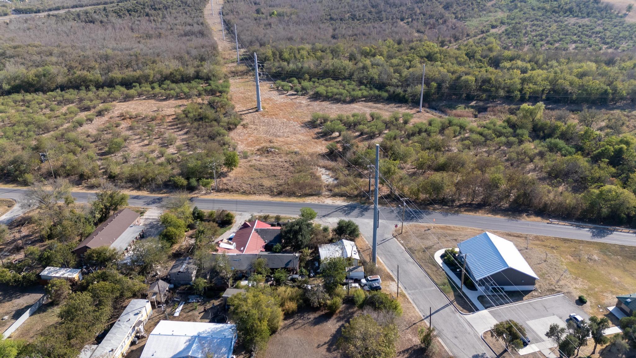 1104 E Martin Luther King Jr Blvd, Taylor, TX 76574