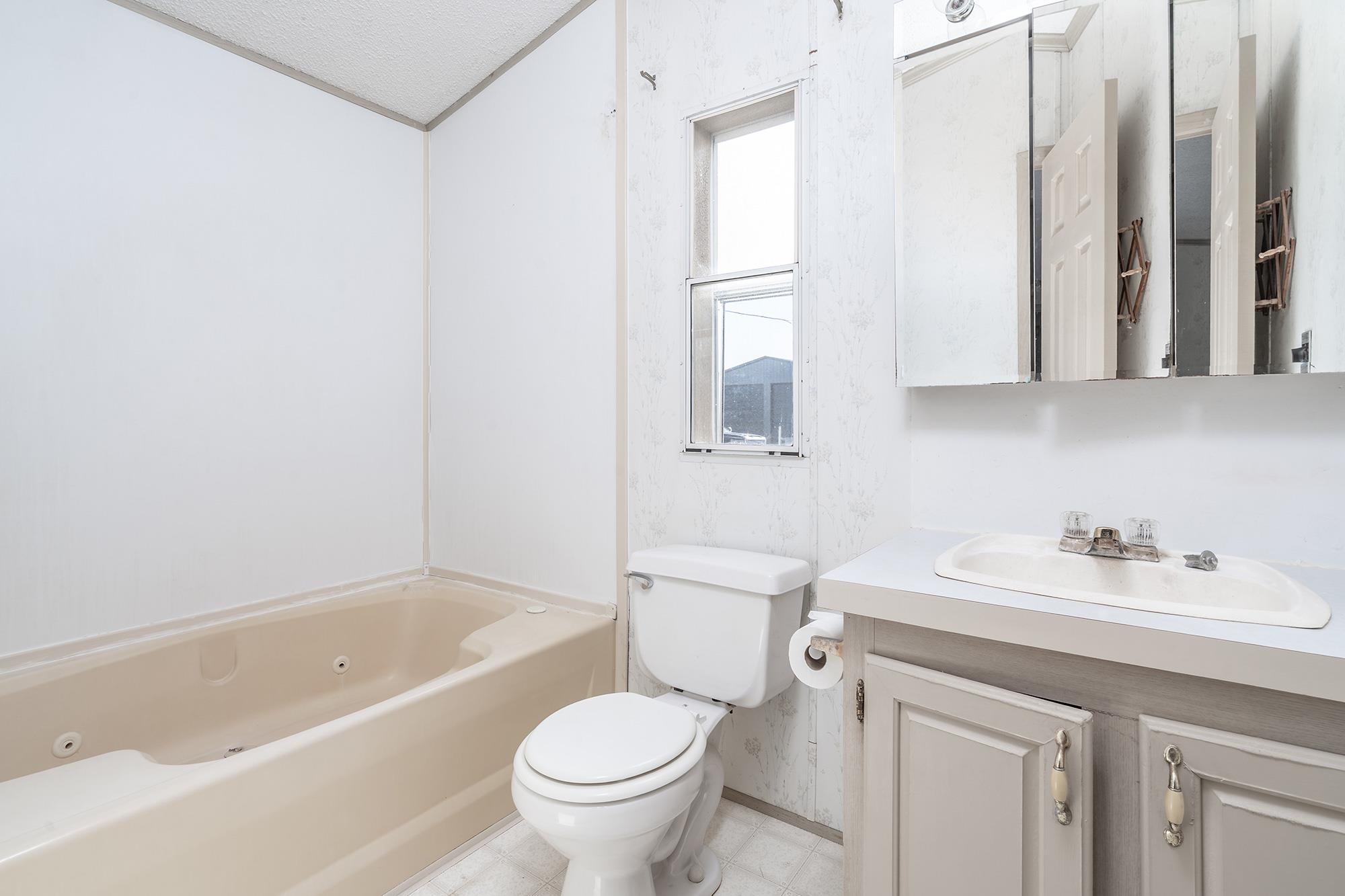 138 River Rd, Liberty Hill, TX 78642