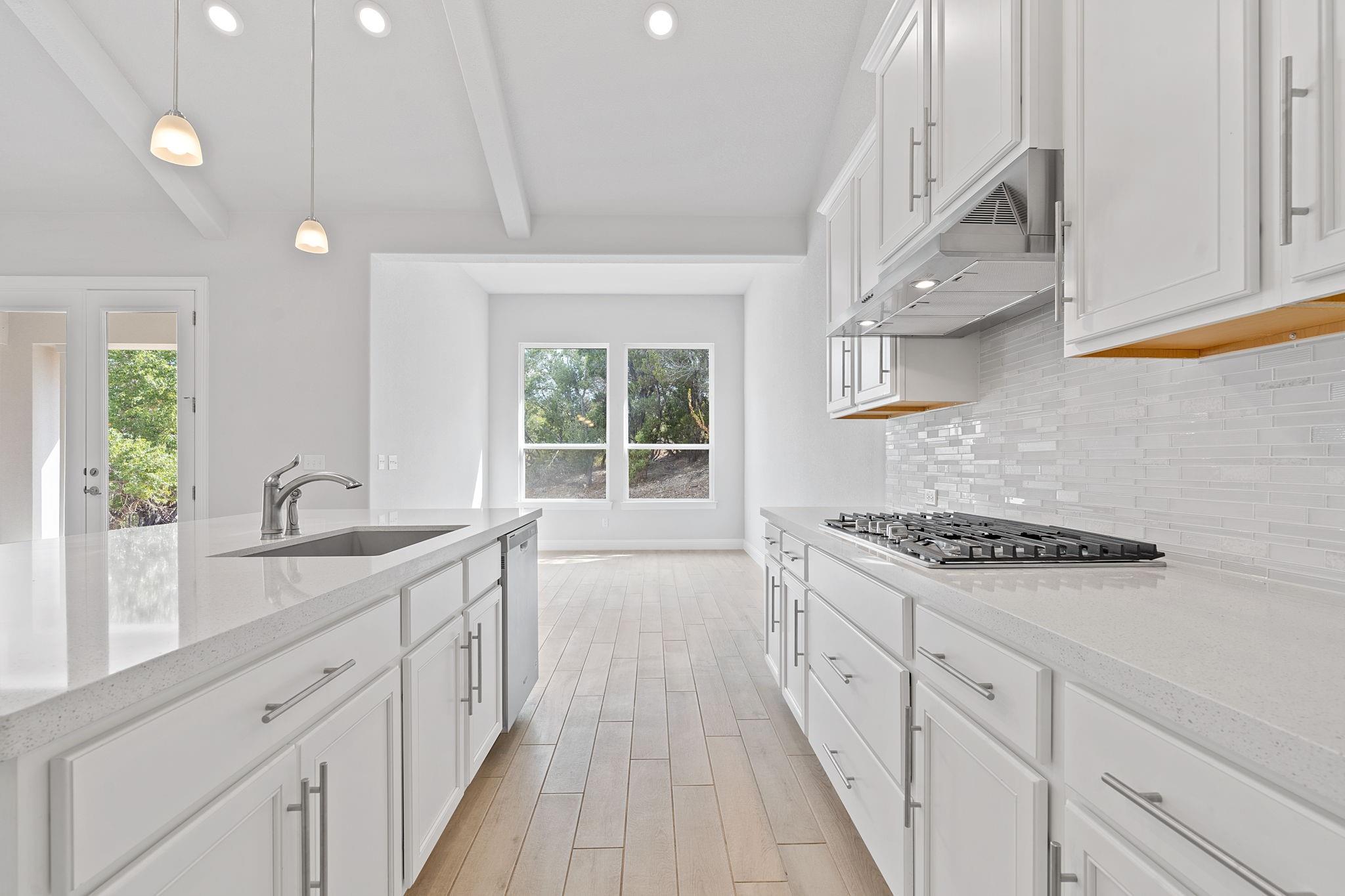 102 Majestic Arroyo Way, Lakeway, TX 78738