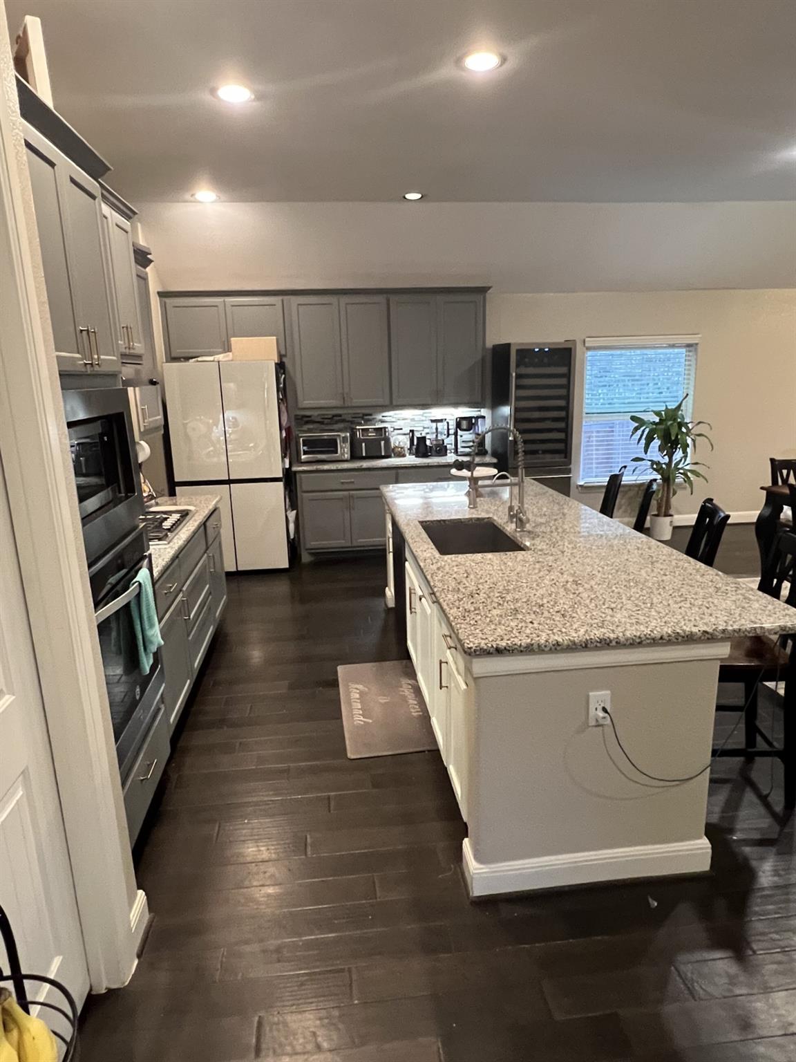 404 Peakside Cir, Dripping Springs, TX 78620