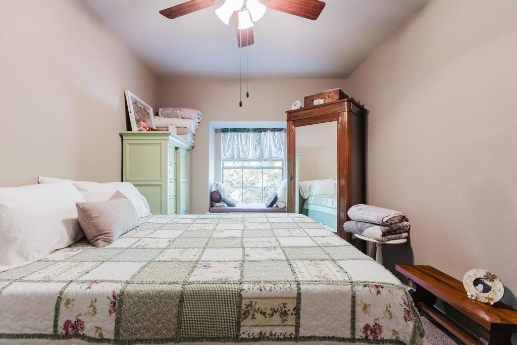 10819 Crown Colony Dr # 40, Austin, TX 78747