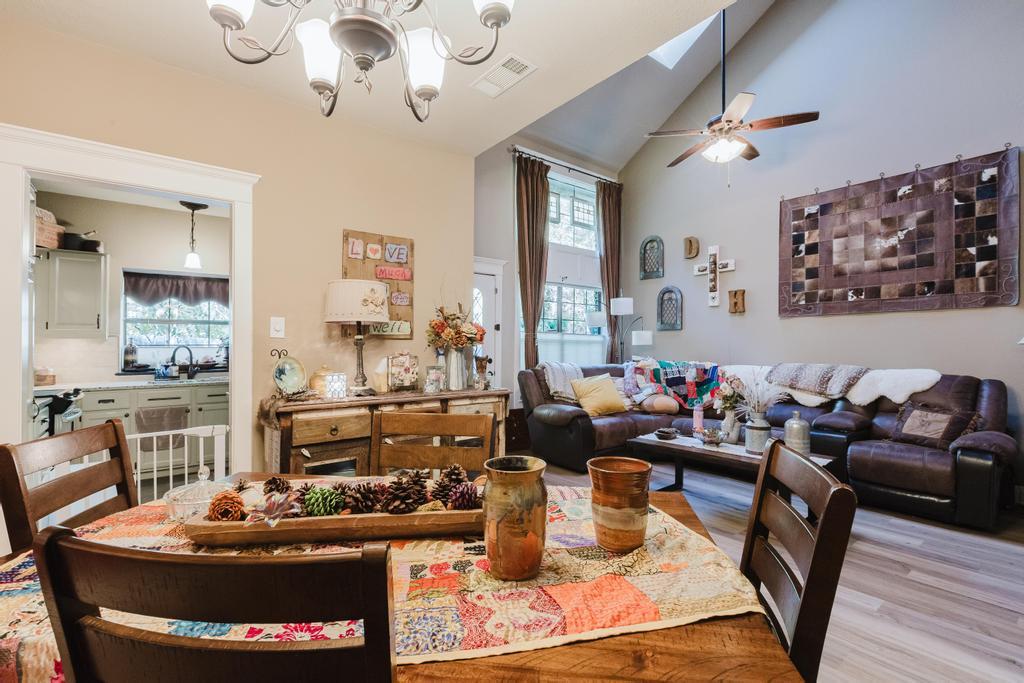 10819 Crown Colony Dr # 40, Austin, TX 78747