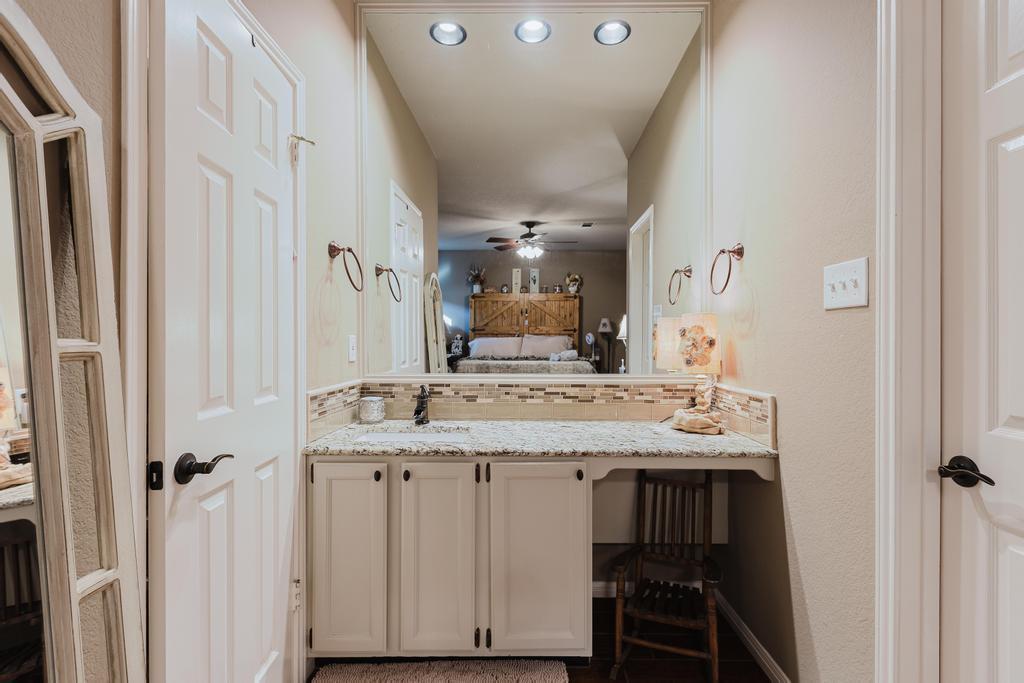 10819 Crown Colony Dr # 40, Austin, TX 78747