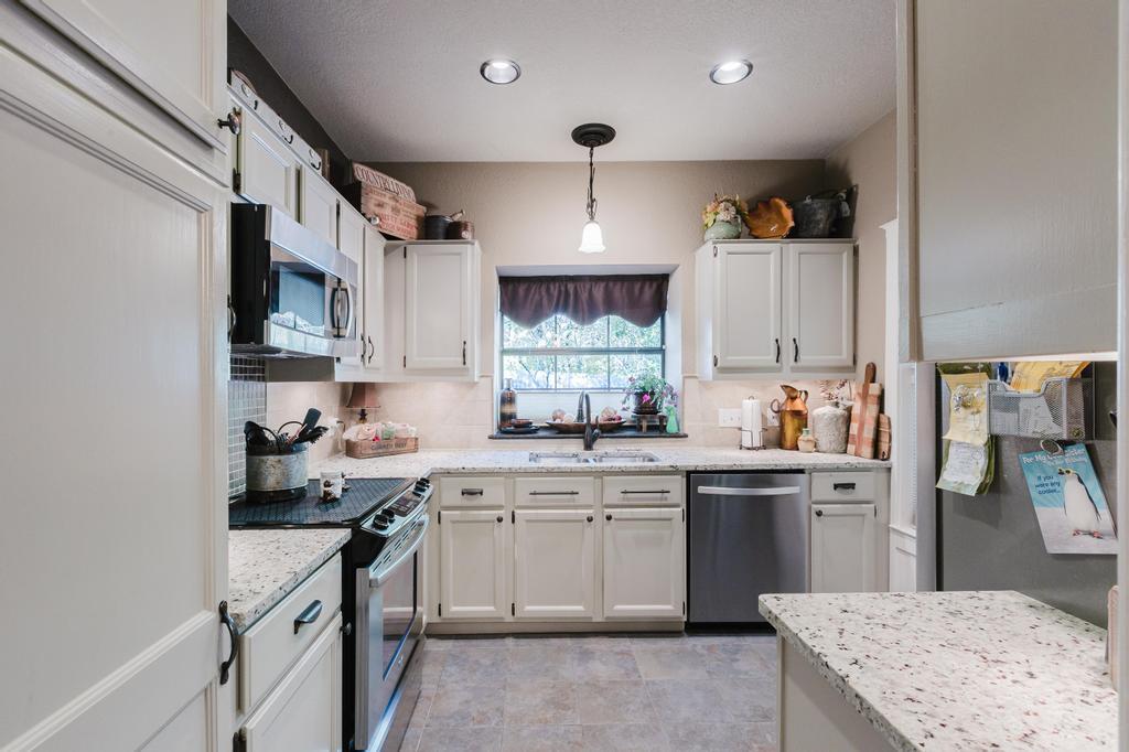 10819 Crown Colony Dr # 40, Austin, TX 78747