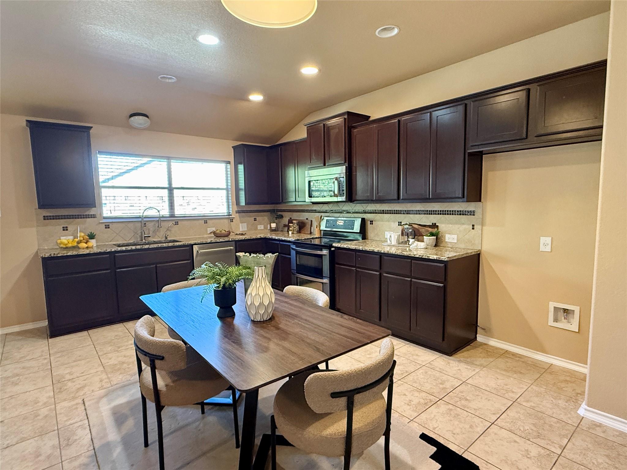 264 Serene Holw, Buda, TX 78610