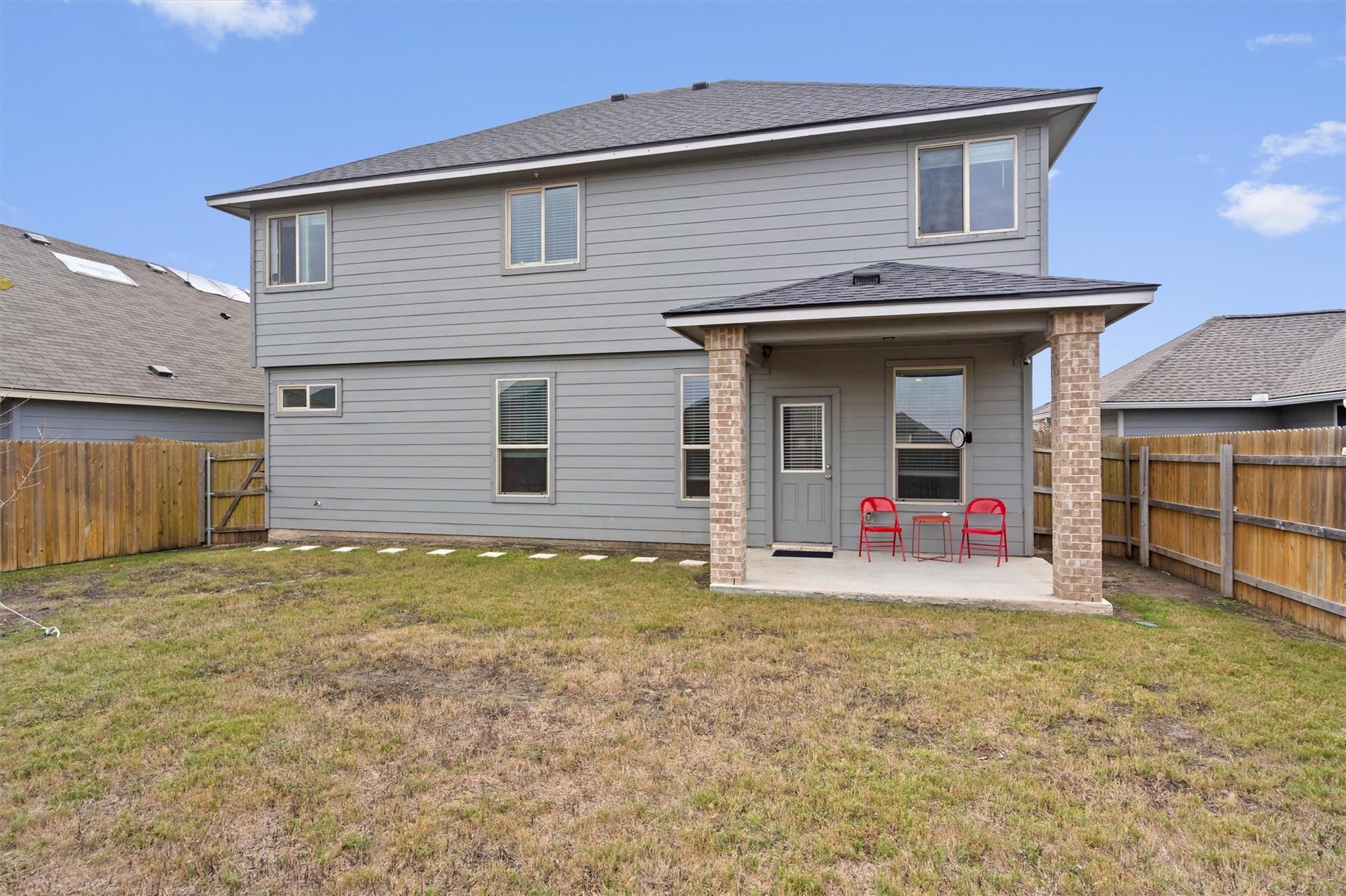 132 Nathaniel Dr, Taylor, TX 76574